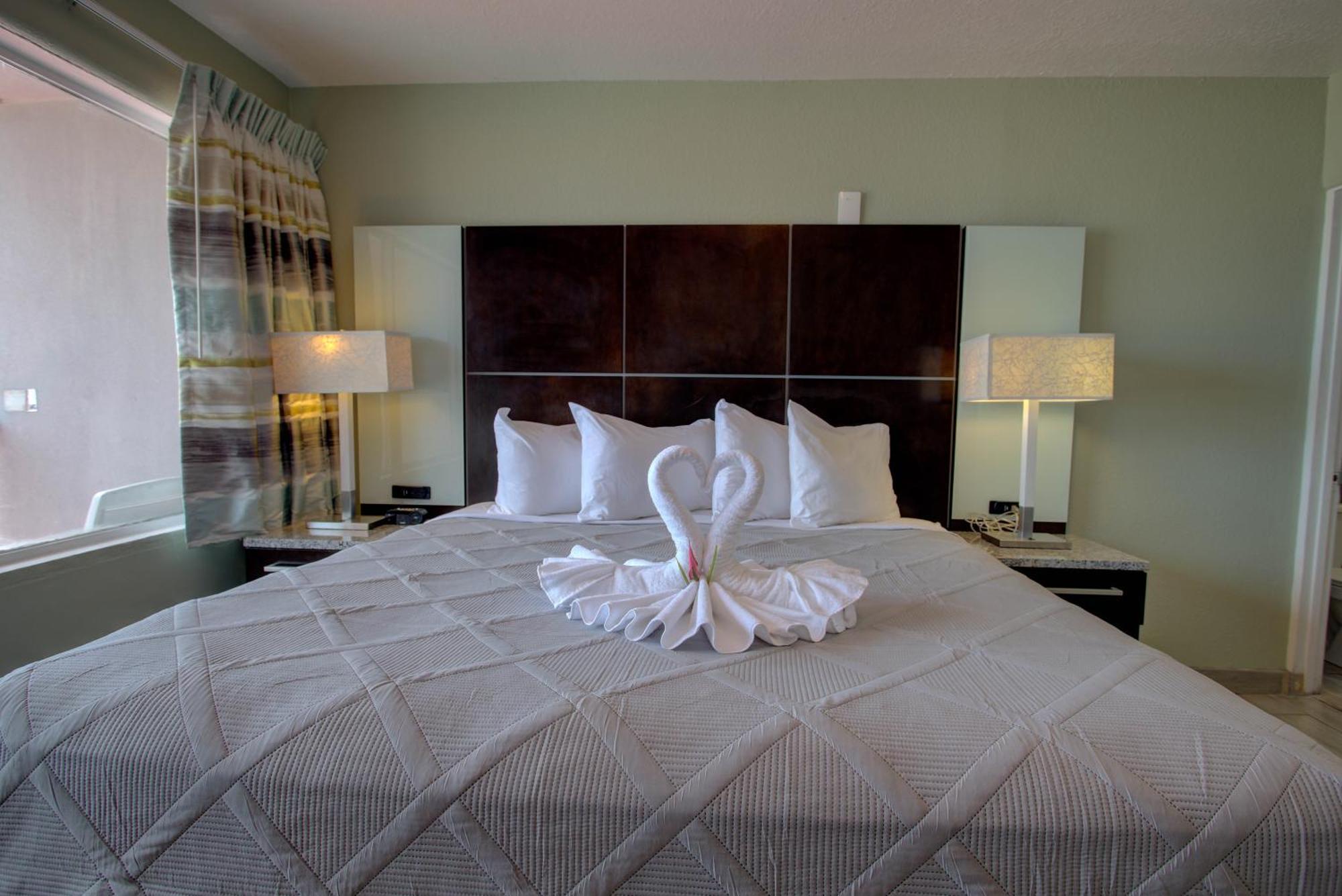 Deluxe King Room Balcony Sea View