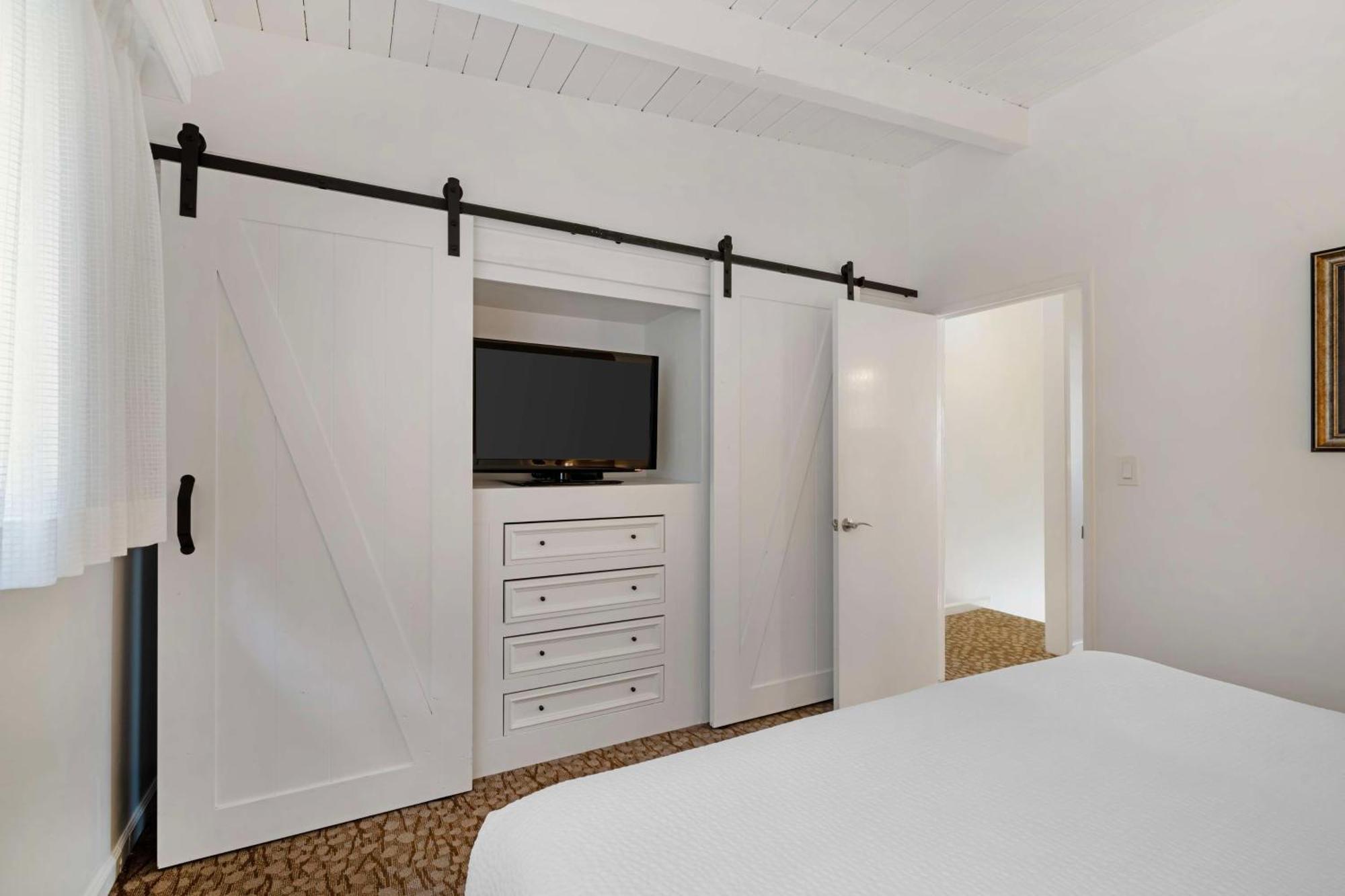 Two-Bedroom Townhouse Non-Smoking