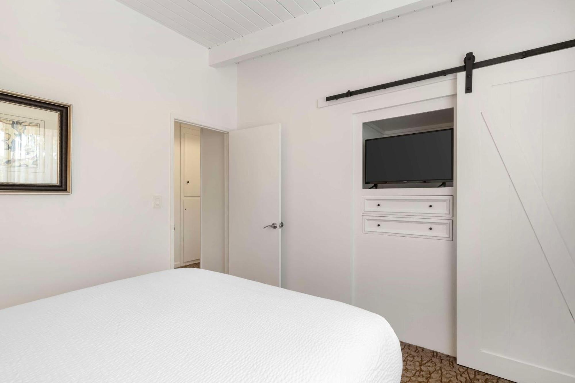 Two-Bedroom Townhouse Non-Smoking