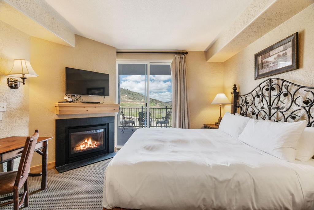 Two-Bedroom Apartment Mountain View