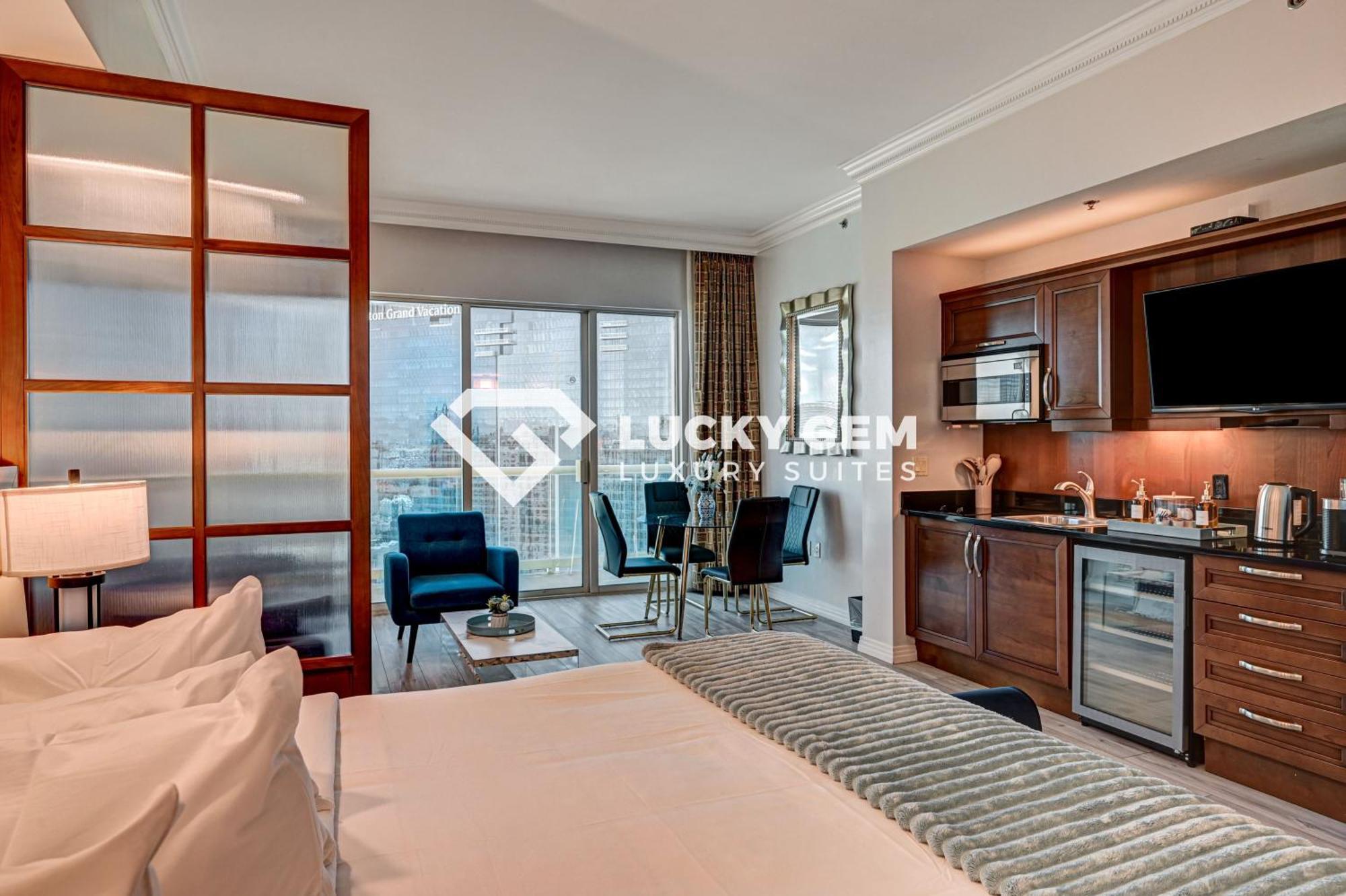 Suite City View