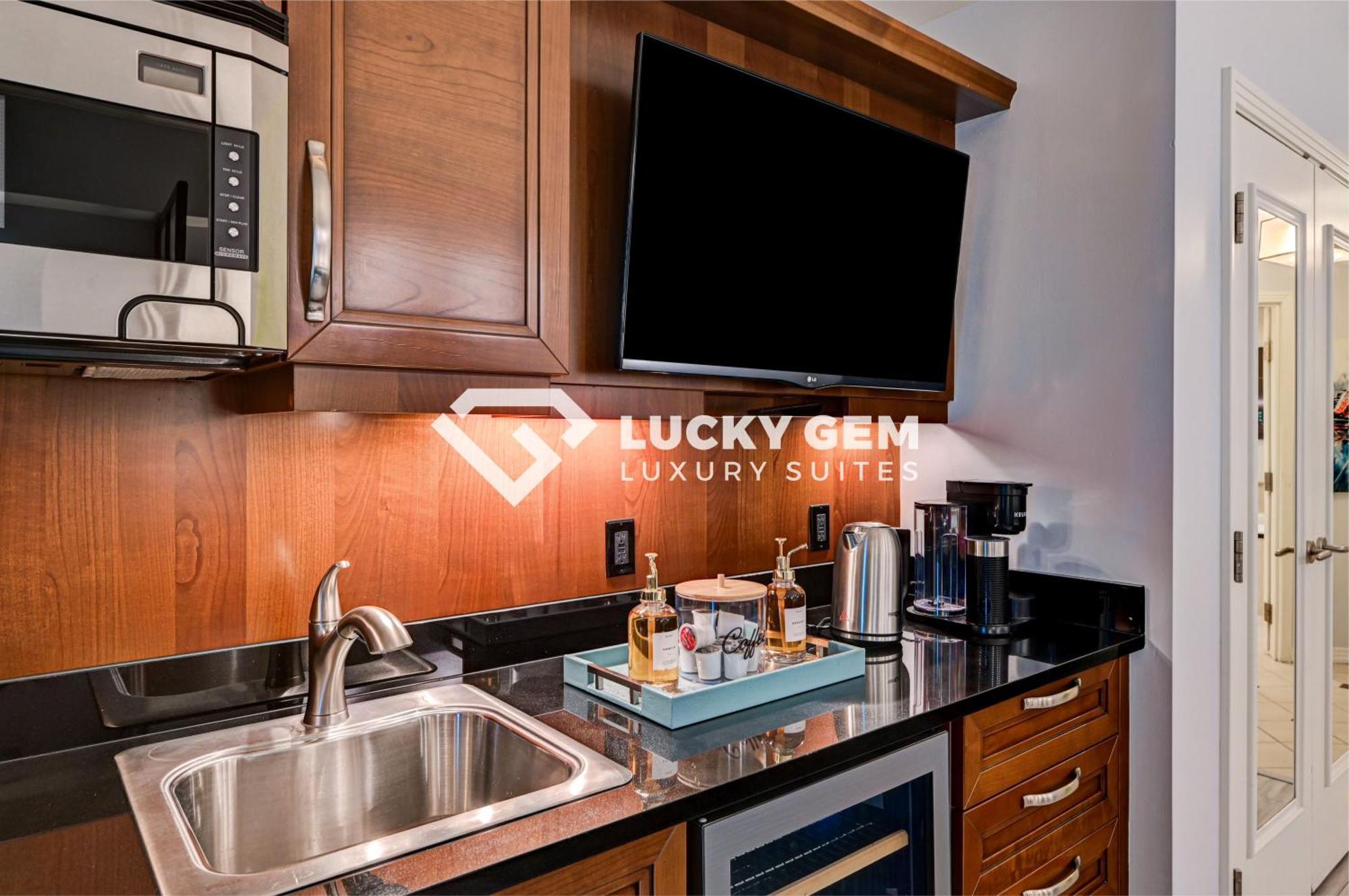 Suite City View