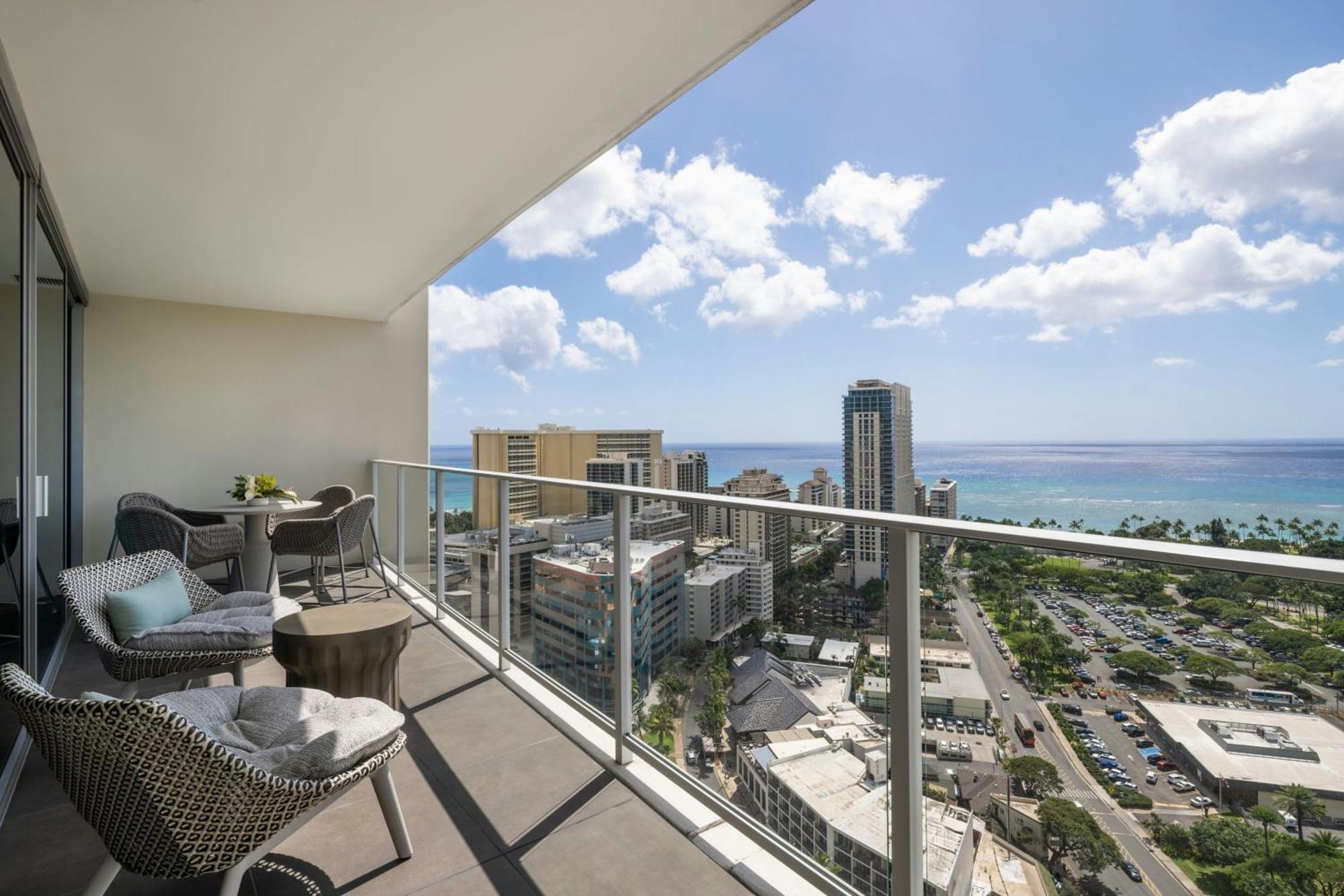 Grand One Bedroom Suite Ocean View