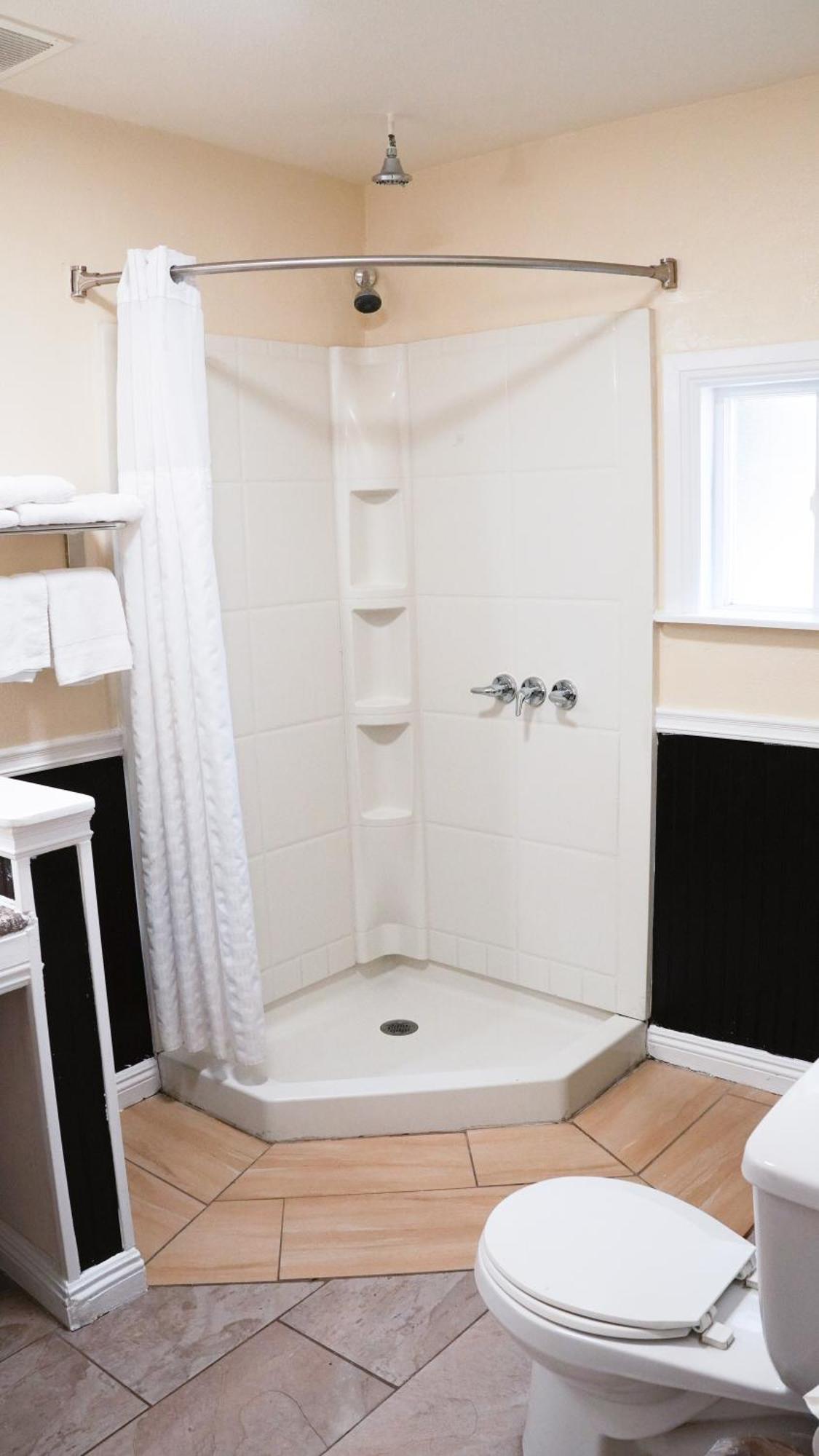 King Room Spa Bath