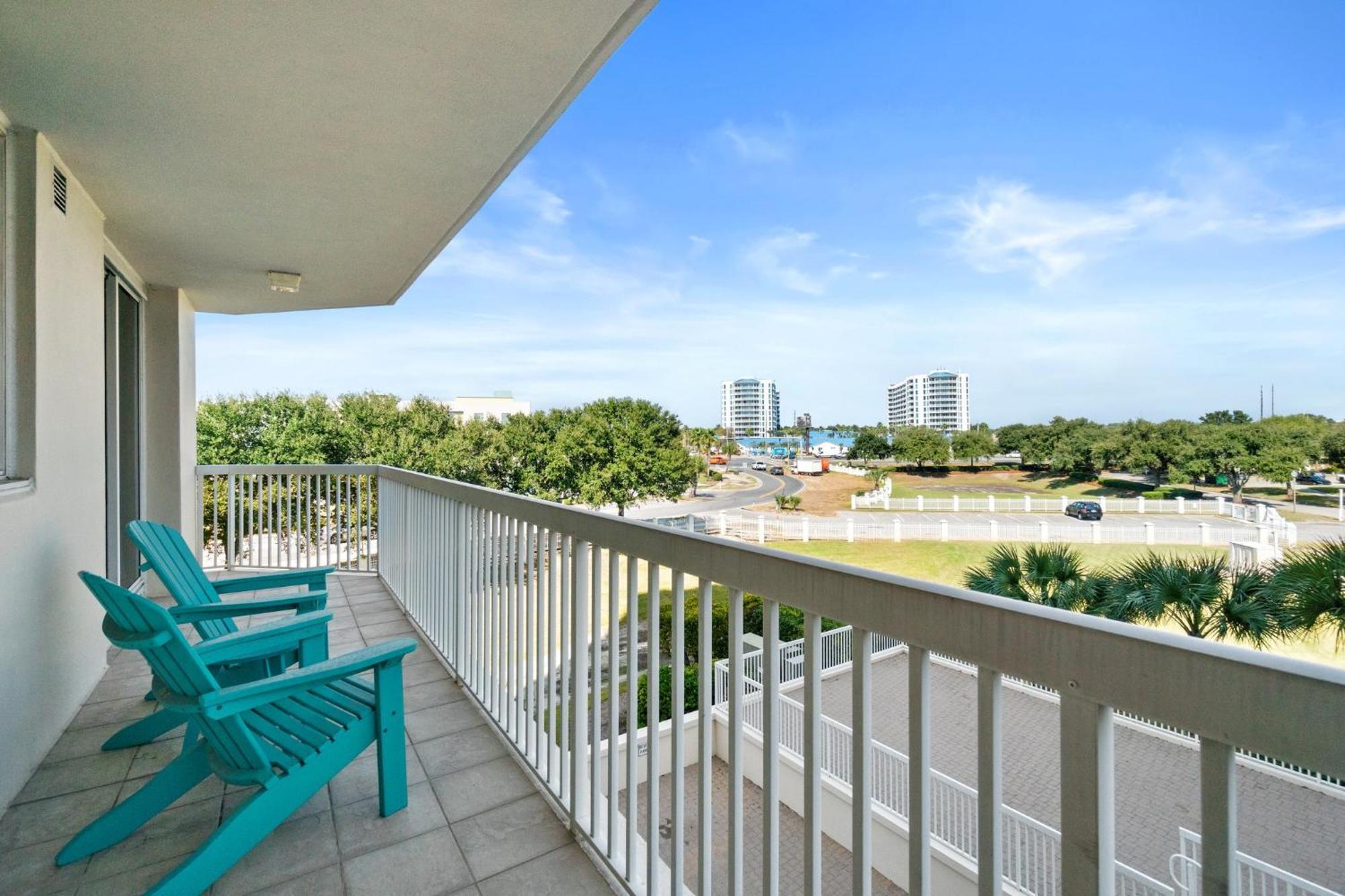Three-Bedroom Apartment Ocean View