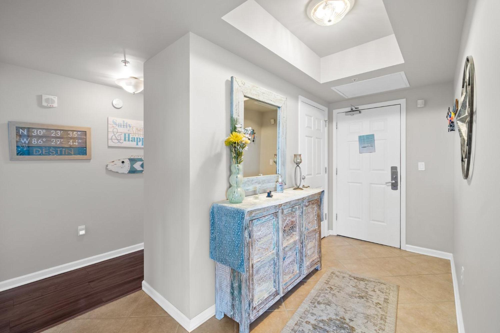 Three-Bedroom Apartment Ocean View