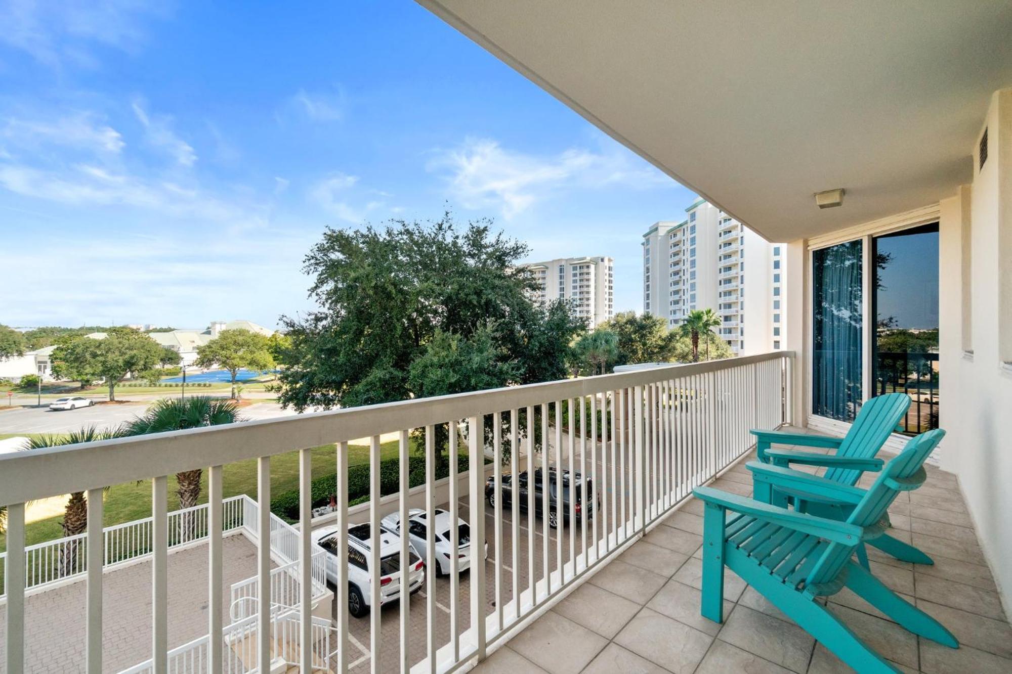 Three-Bedroom Apartment Ocean View