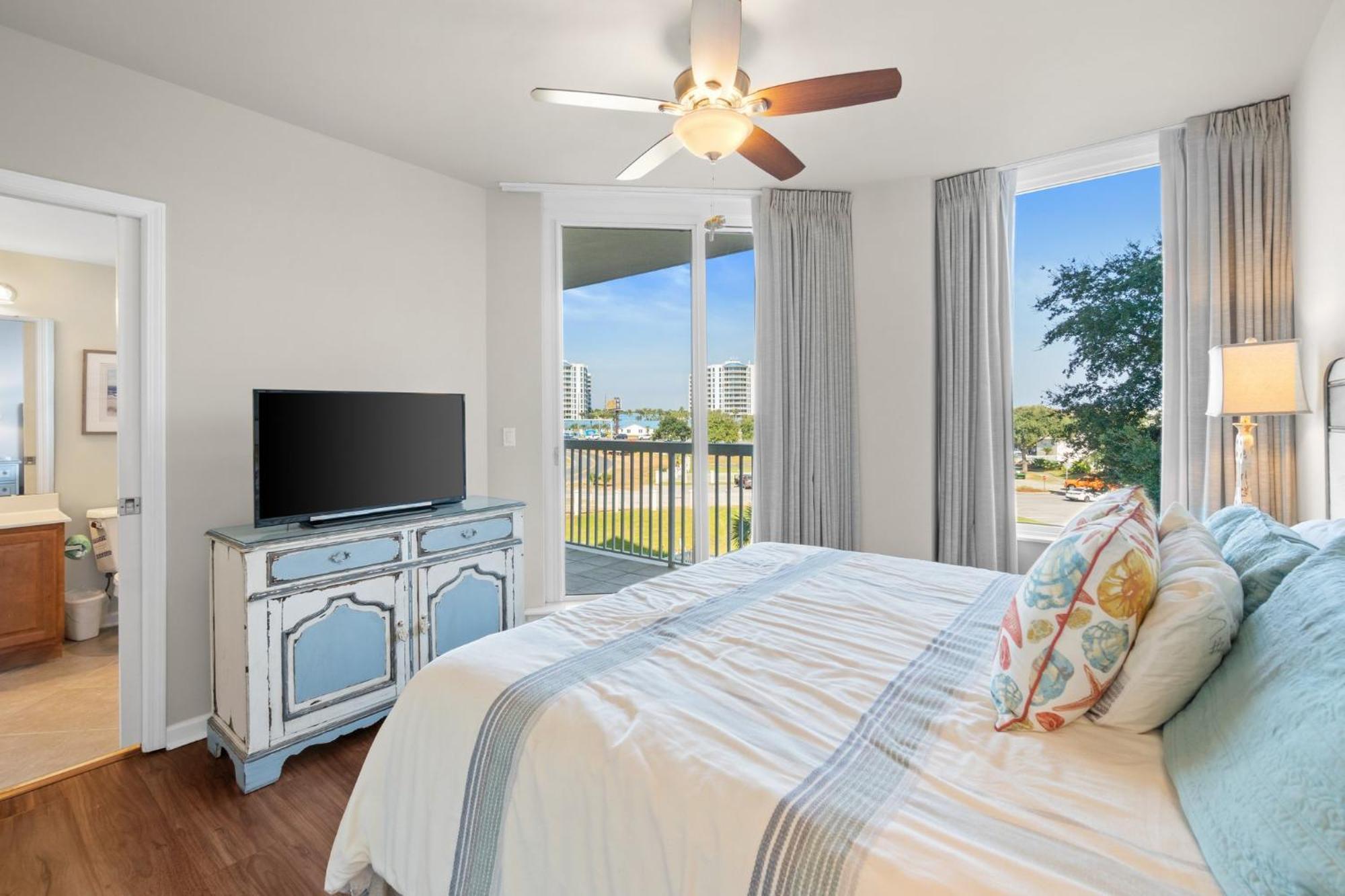 Three-Bedroom Apartment Ocean View