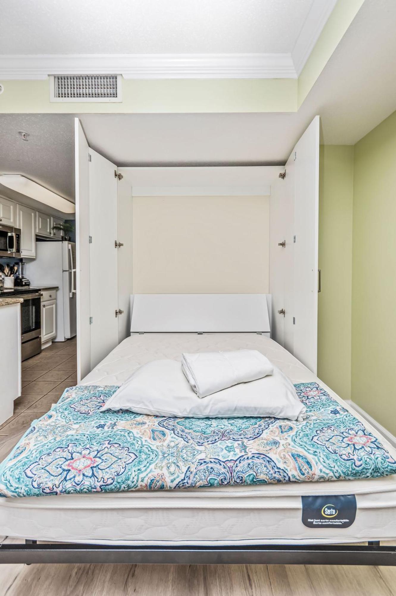 One-Bedroom Apartment Sea View Balcony