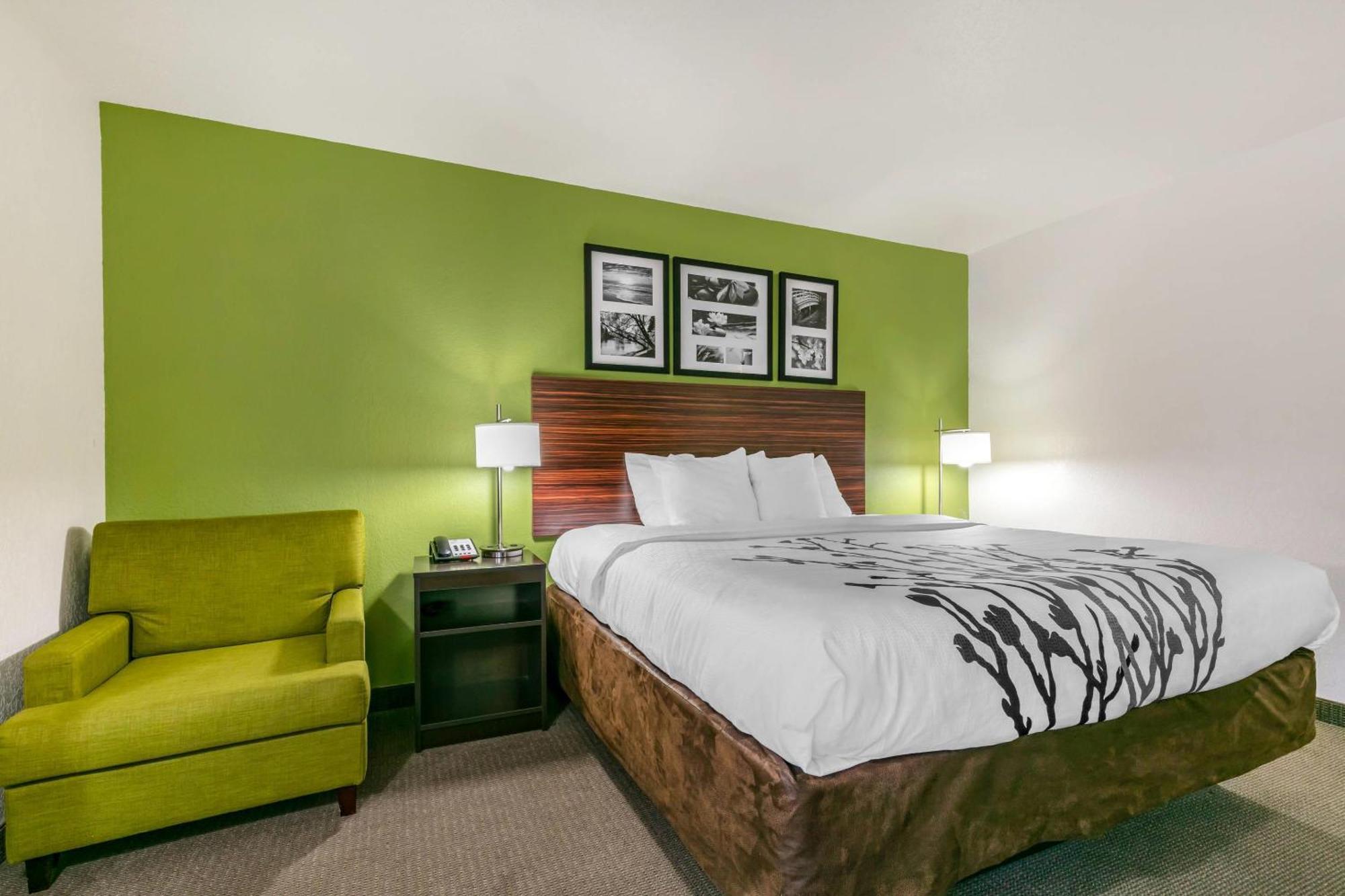 Queen Room Two Queen Beds Non-Smoking