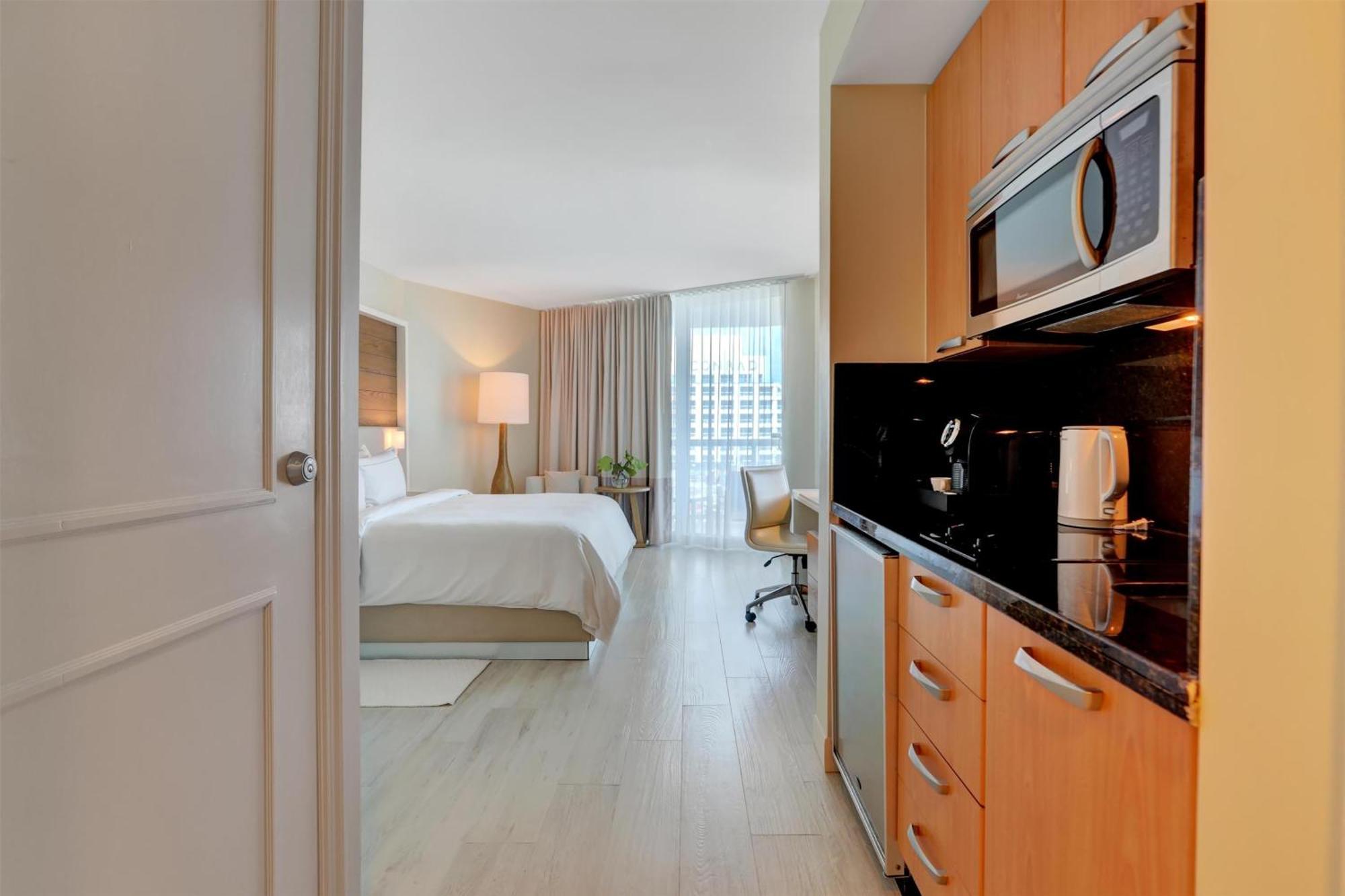 Junior King Suite Ocean View Hearing Accessible