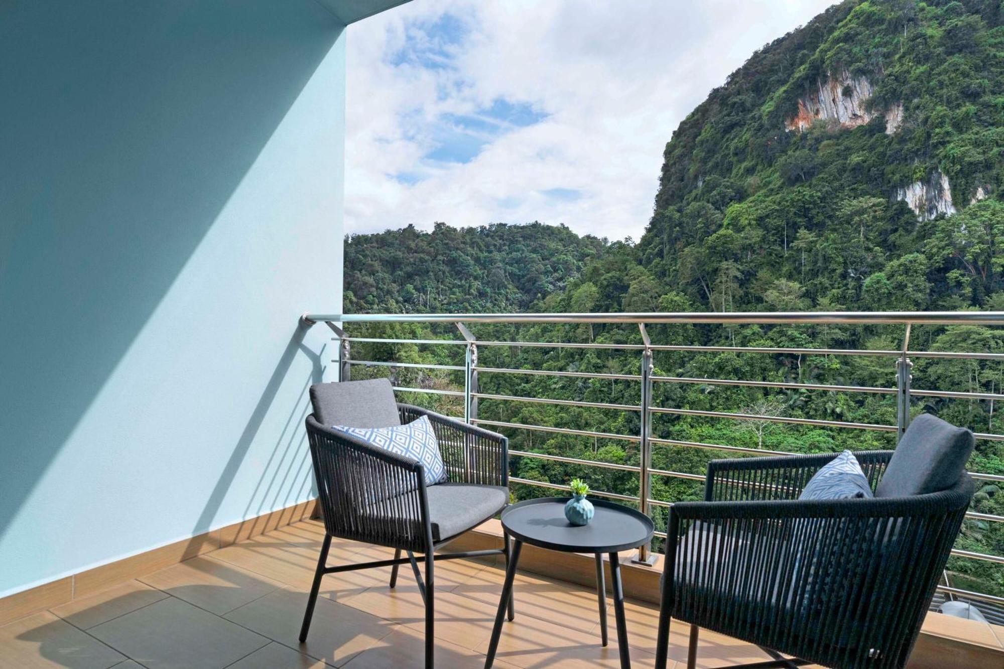 3 Bedroom Deluxe Suite Lakeview