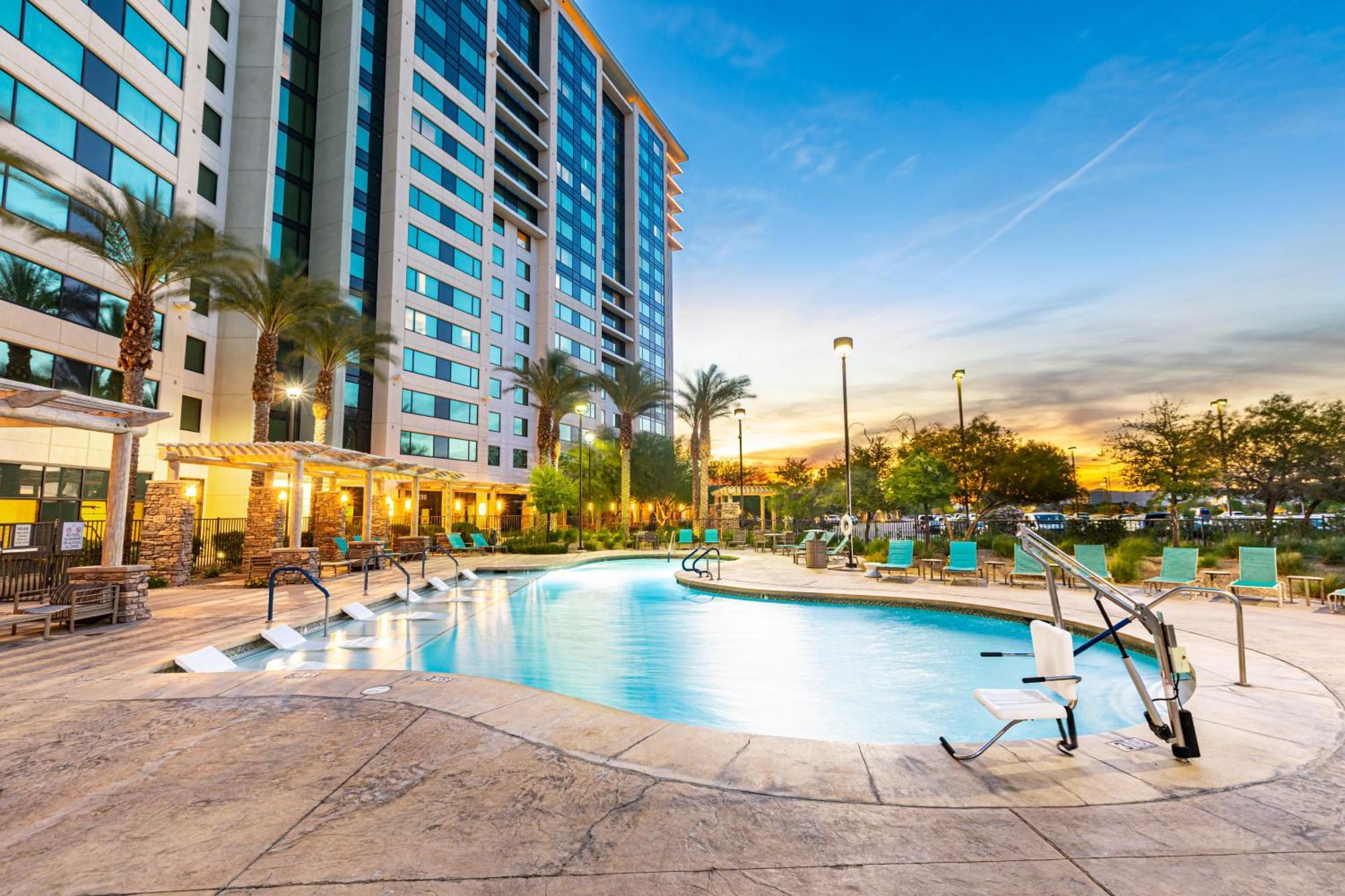 Suite Pool View