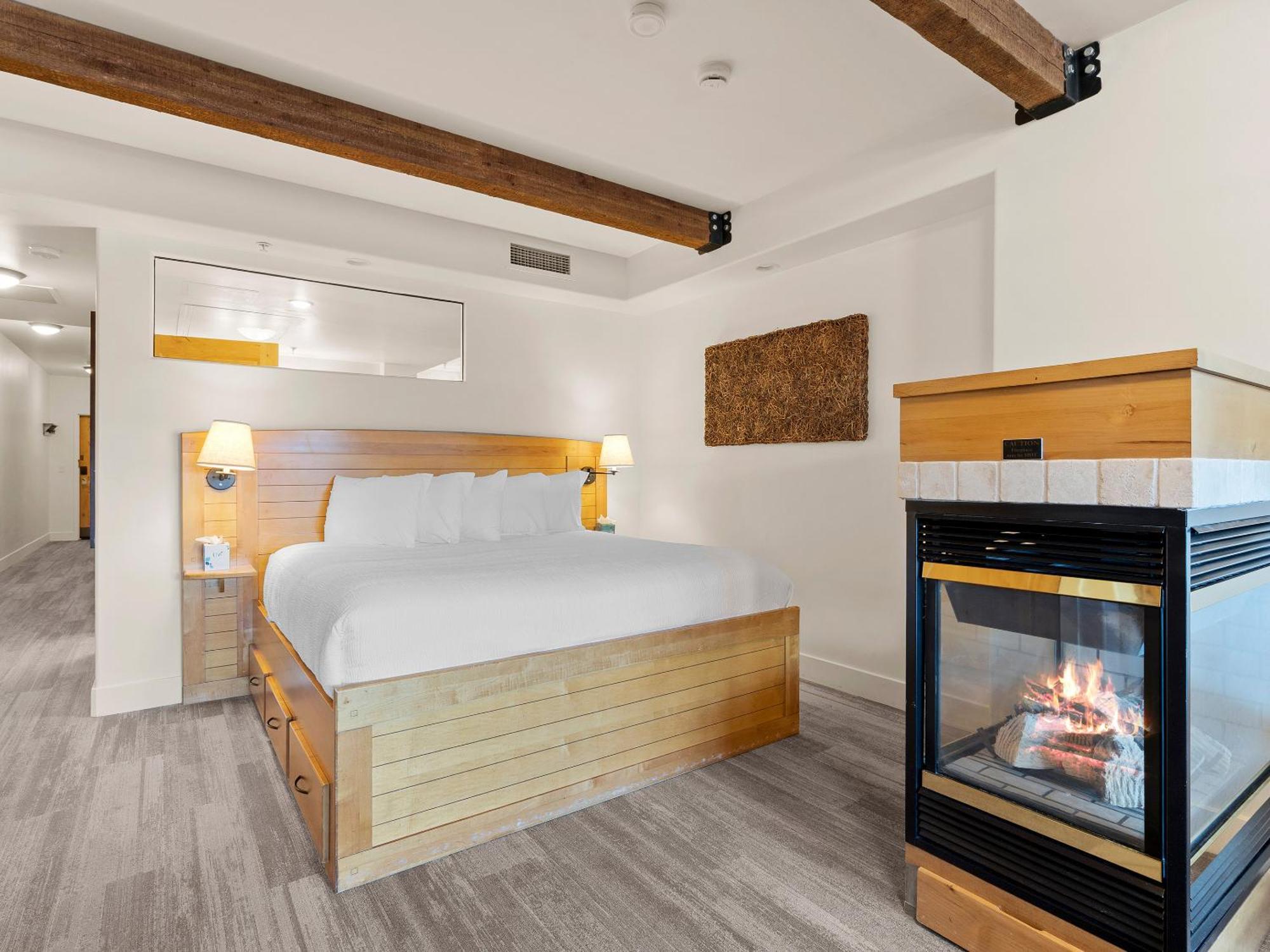 1 Bedroom Condo