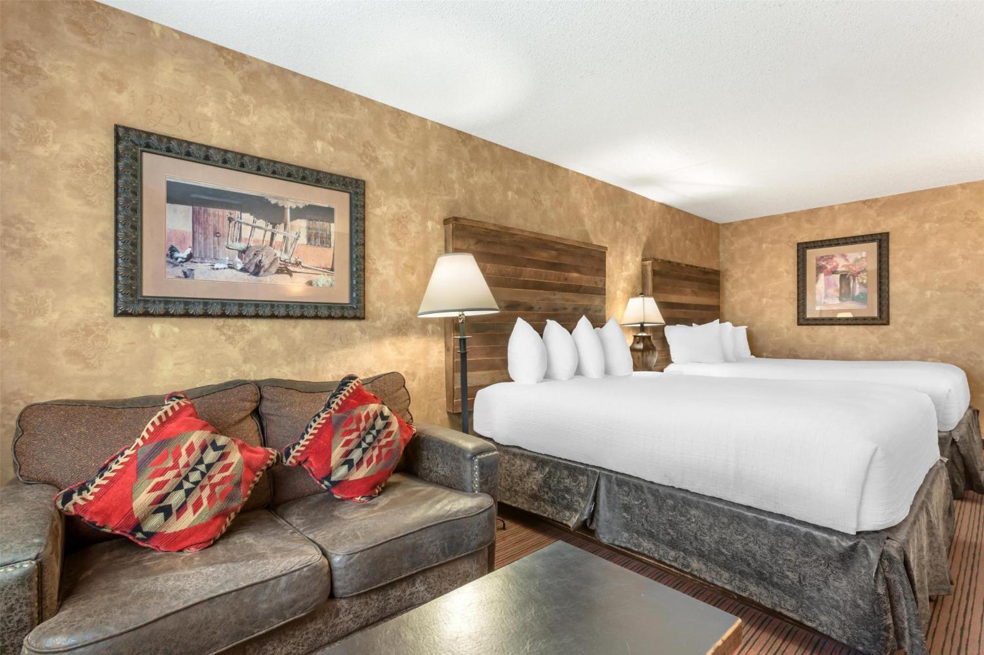 Queen Room Two Queen Beds Sofa Bed Non-Smoking