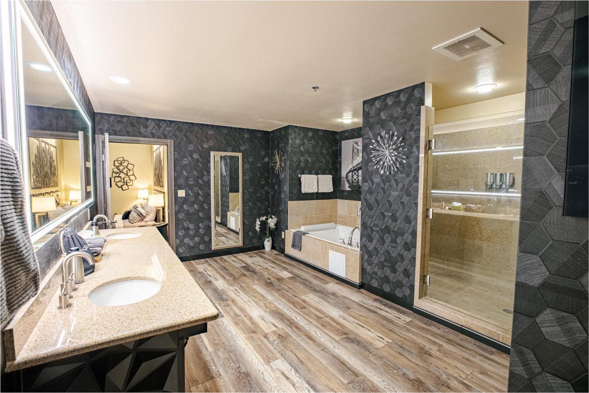 Suite City View