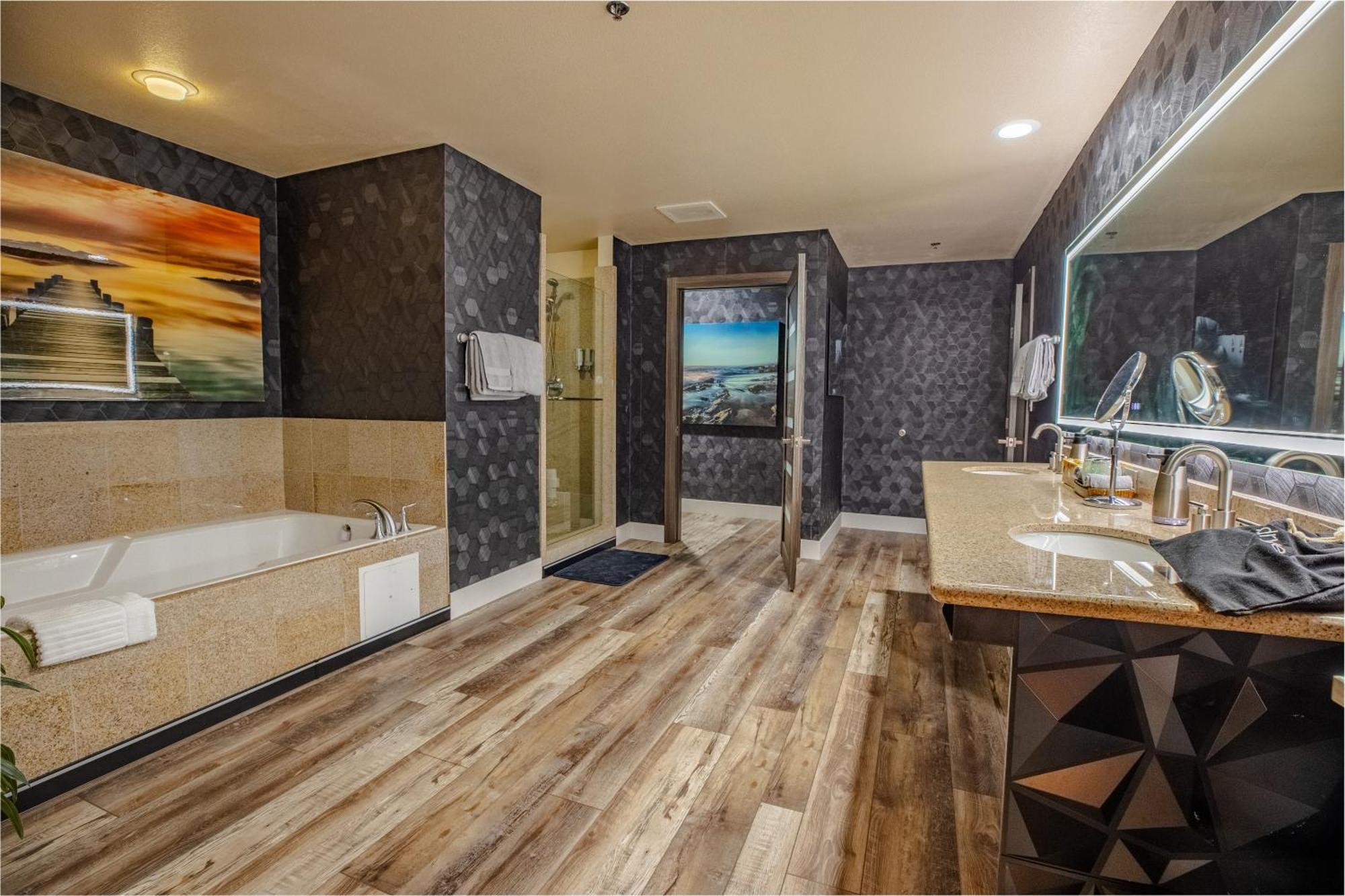Suite City View