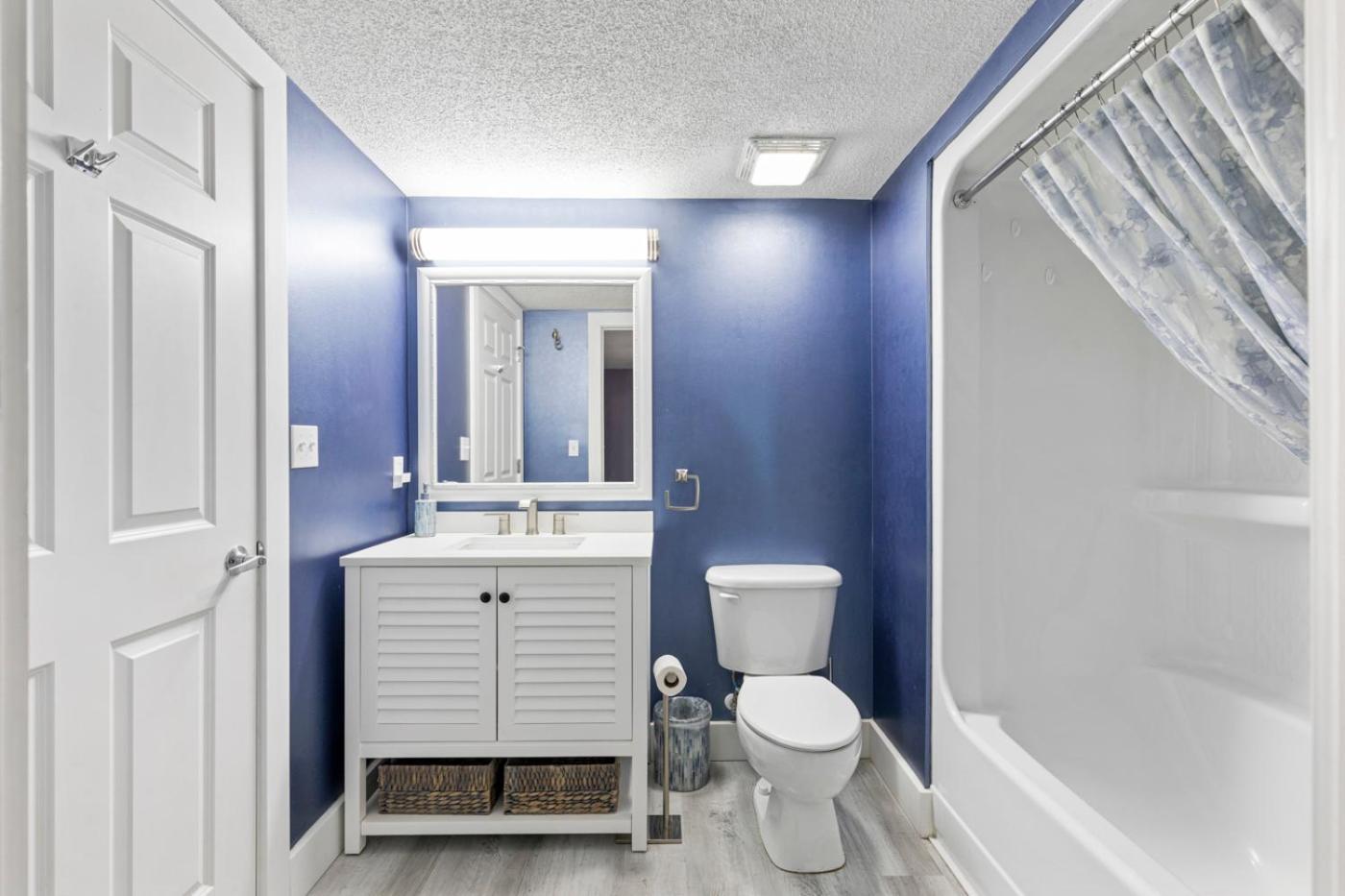 Three-Bedroom Apartment Ocean View