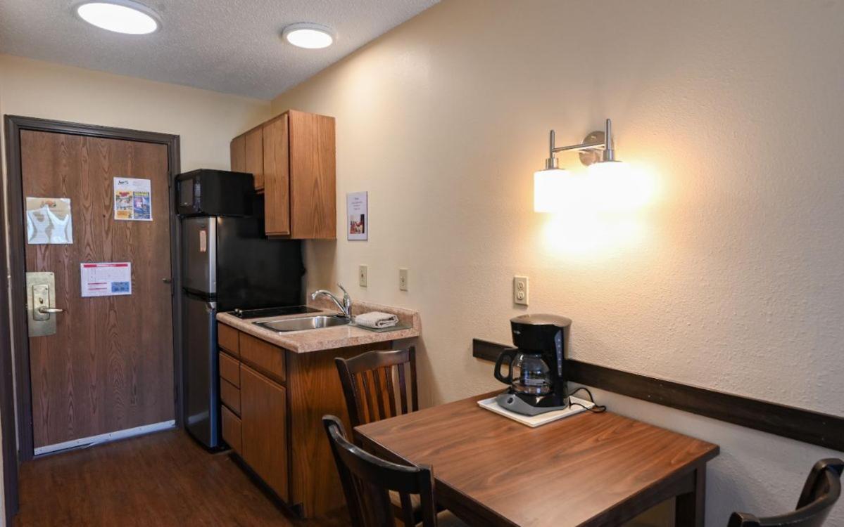 2 Queen Beds Kitchenette Lakeview
