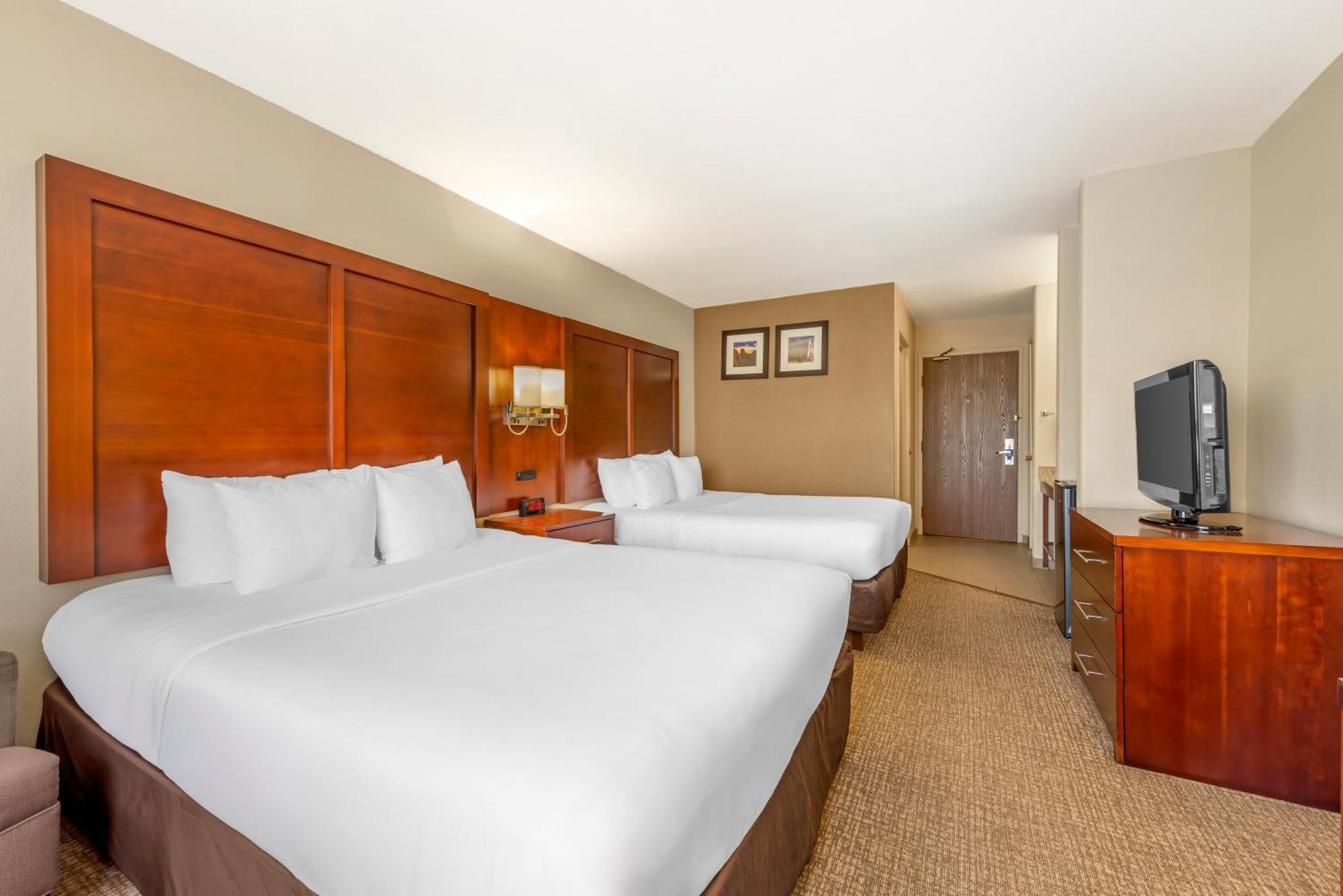 Deluxe Queen Room Two Queen Beds