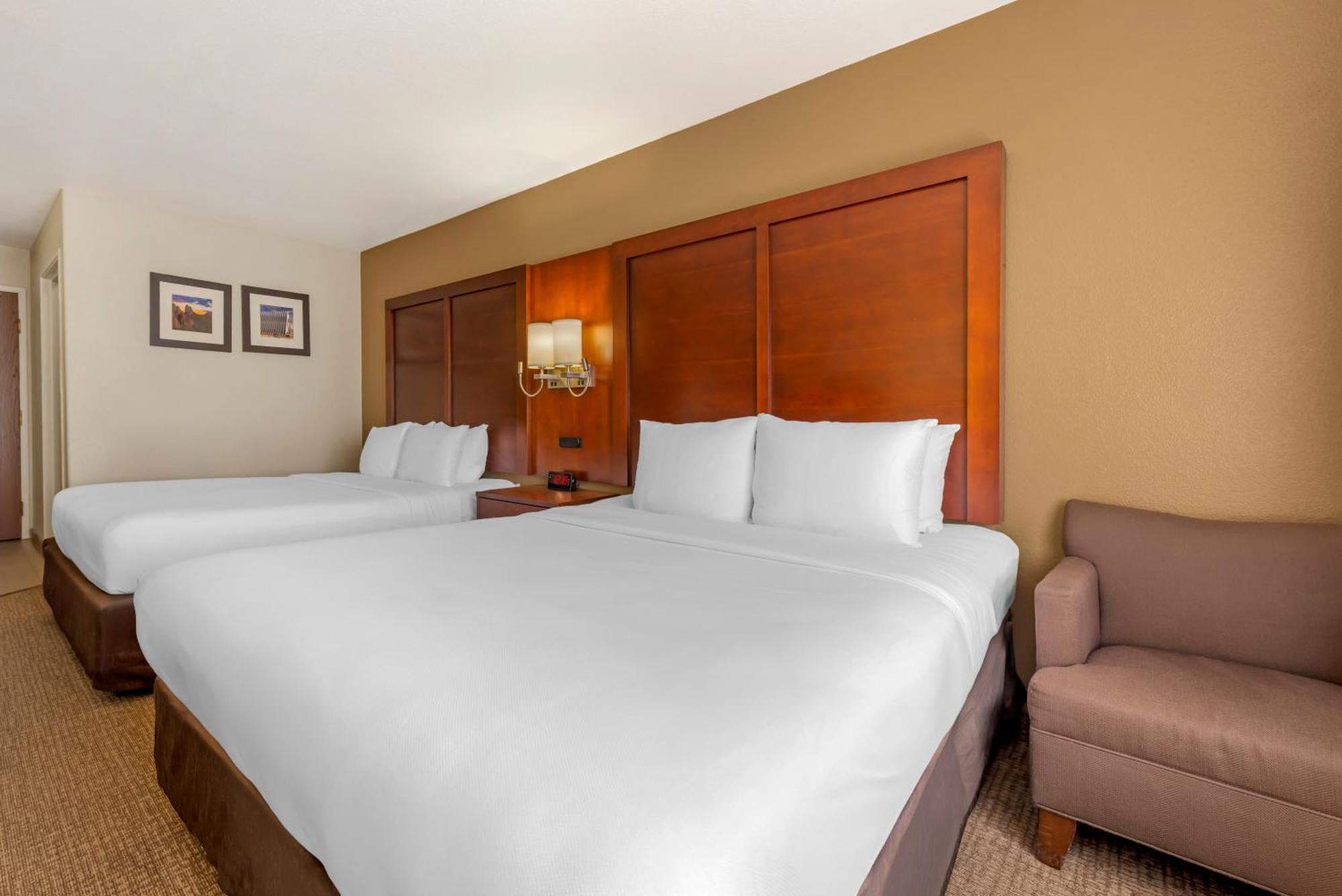 Queen Room Two Queen Beds Non-Smoking or Pet Friendly