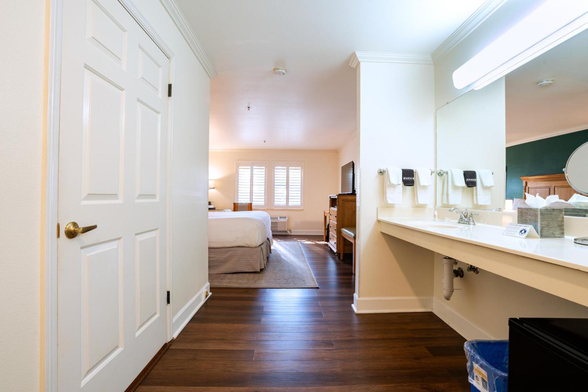 King Room Roll Shower Disability Access