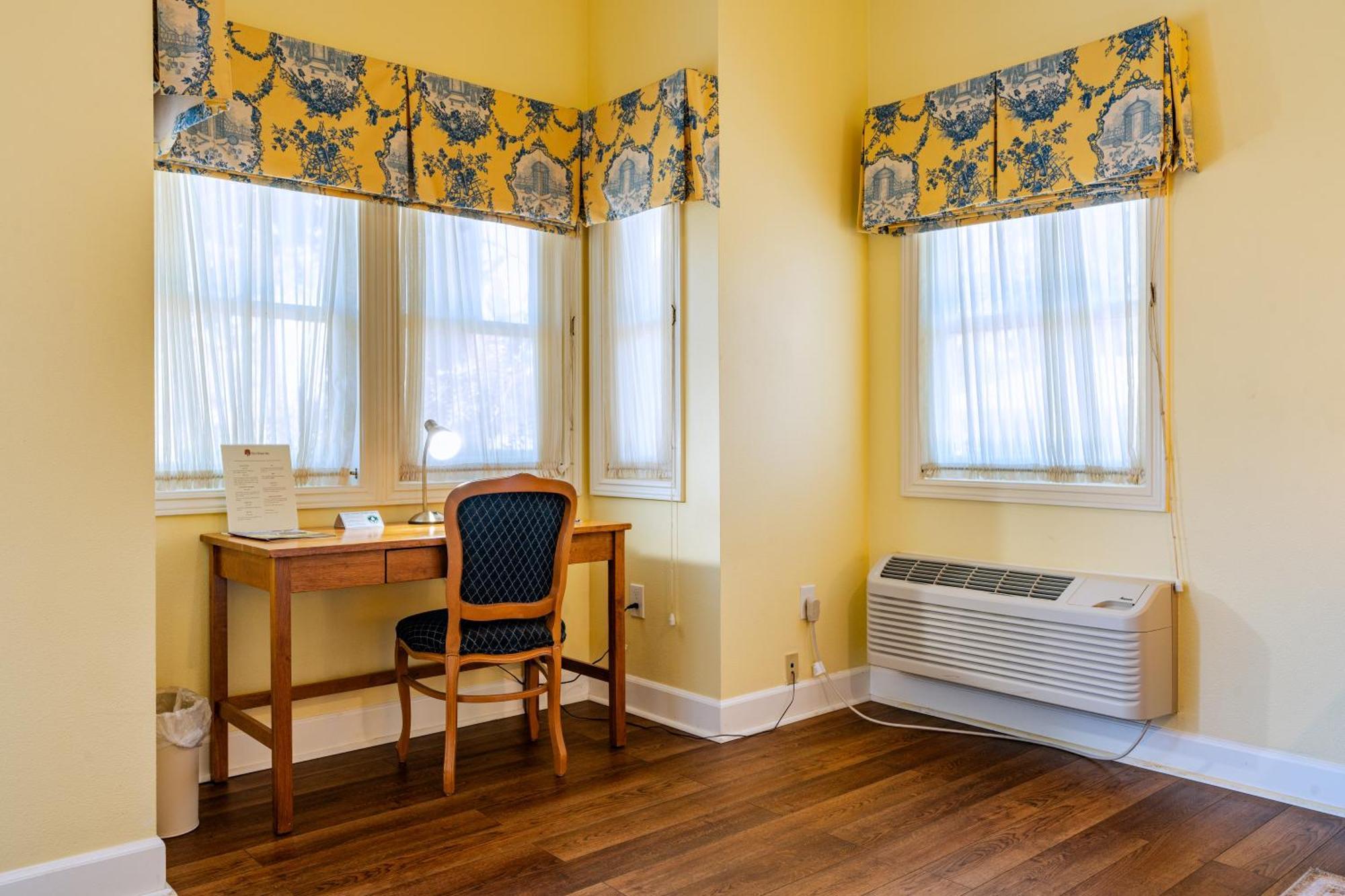 Premium King Room