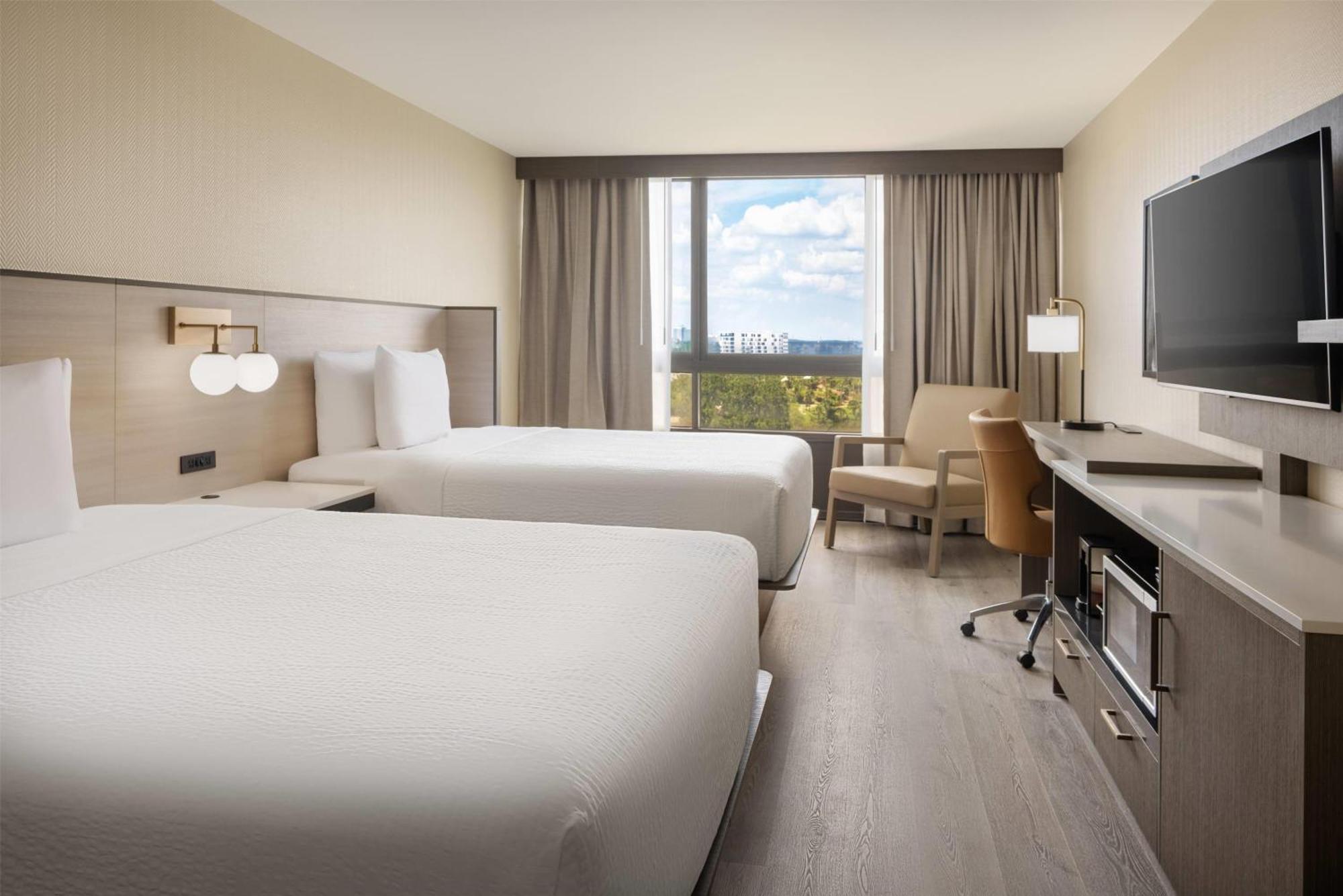 Deluxe Queen Room Two Queen Beds Lake View Lower Floors or Non-Smoking