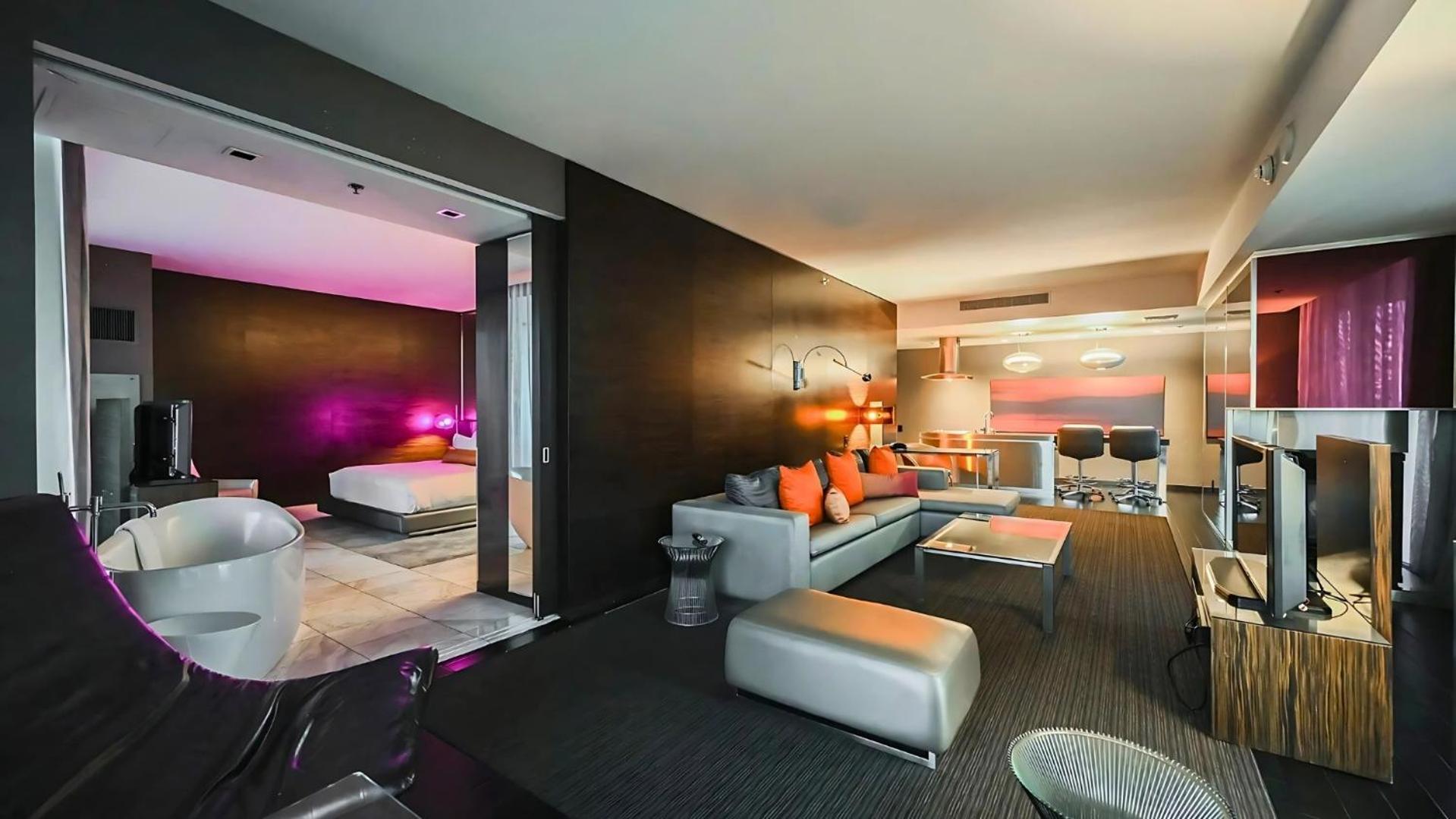 Classic One-Bedroom Apartment King Bed