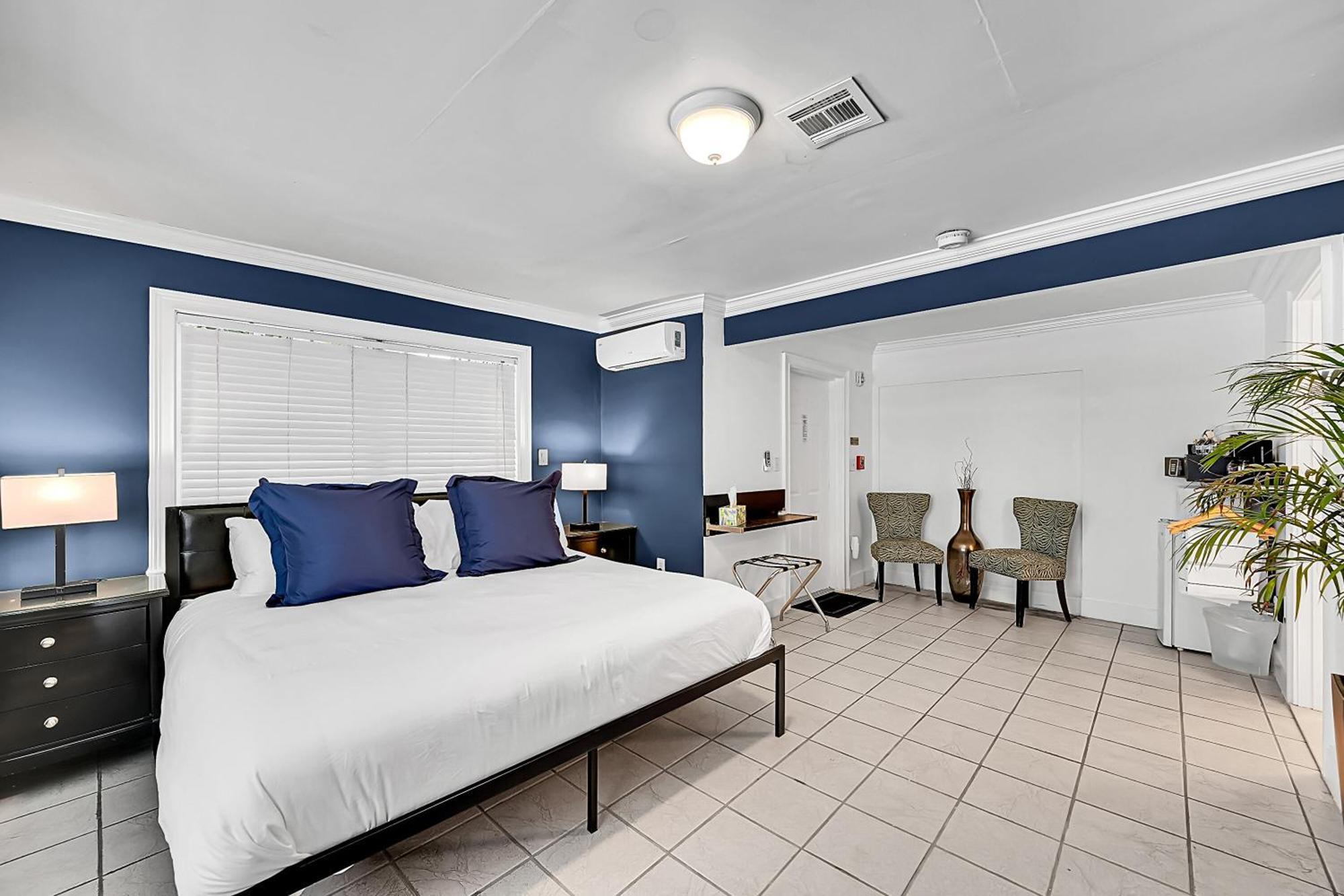King Room Pool View