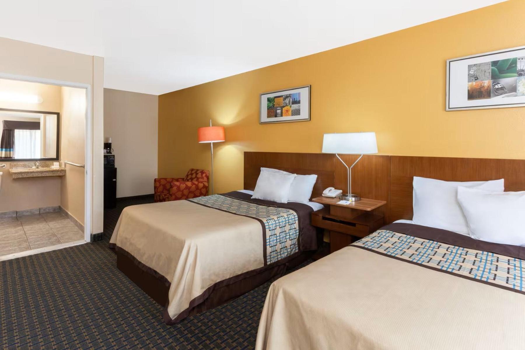 Queen Room Two Queen Beds Mobility or Hearing Access Non-Smoking
