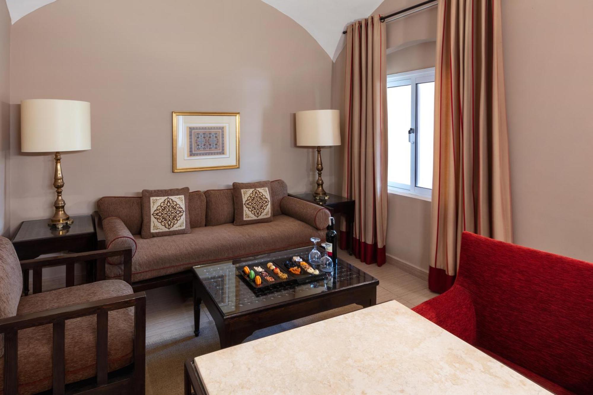 Apartament typu Junior Suite z widokiem na basen