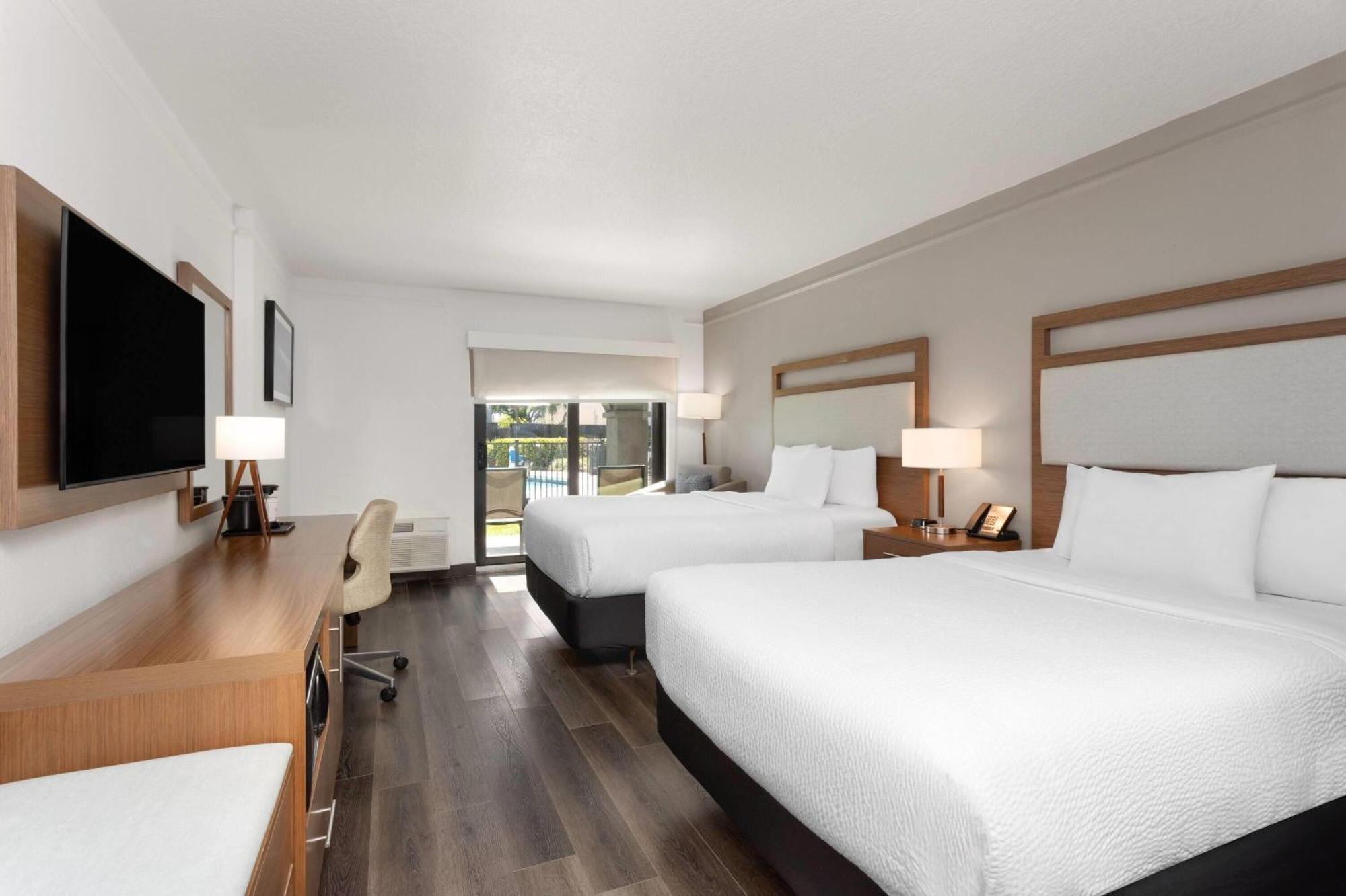 Deluxe Double Room Two Double Beds Poolside