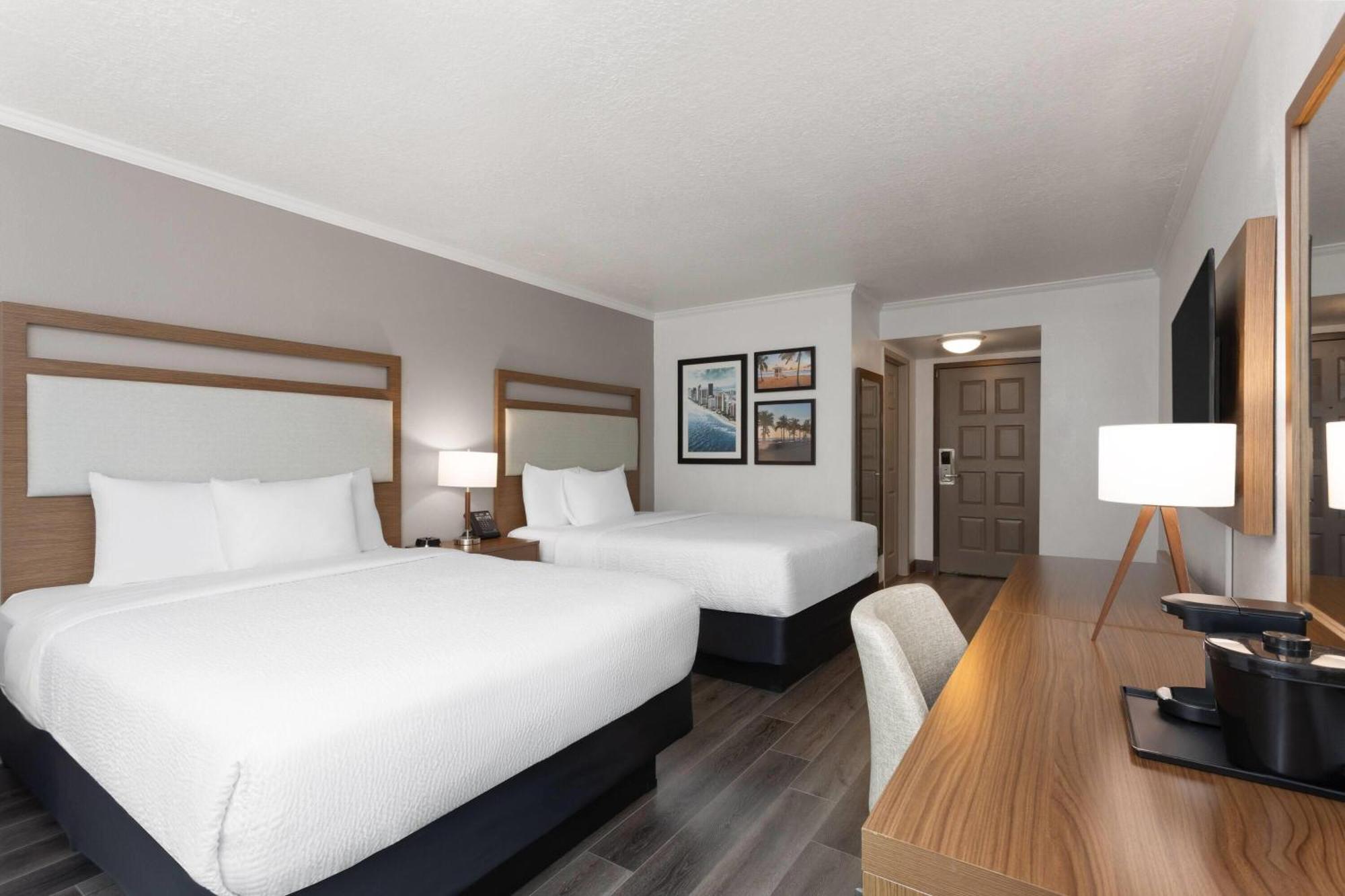 Deluxe Room Two Double Beds Non-Smoking