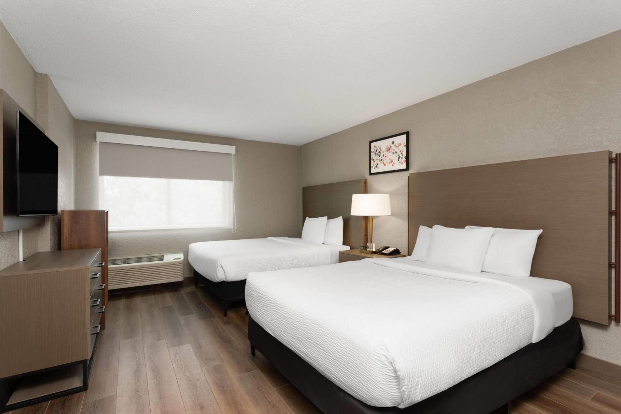 Suite Two Queen Beds Non-Smoking