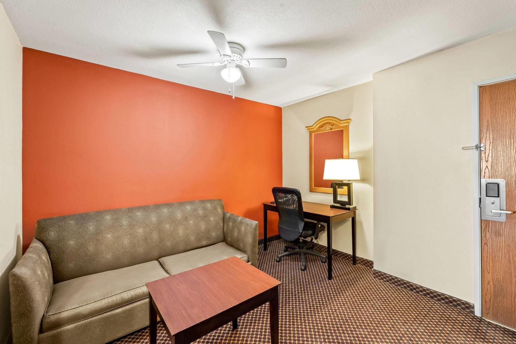 King Studio Suite Non-Smoking