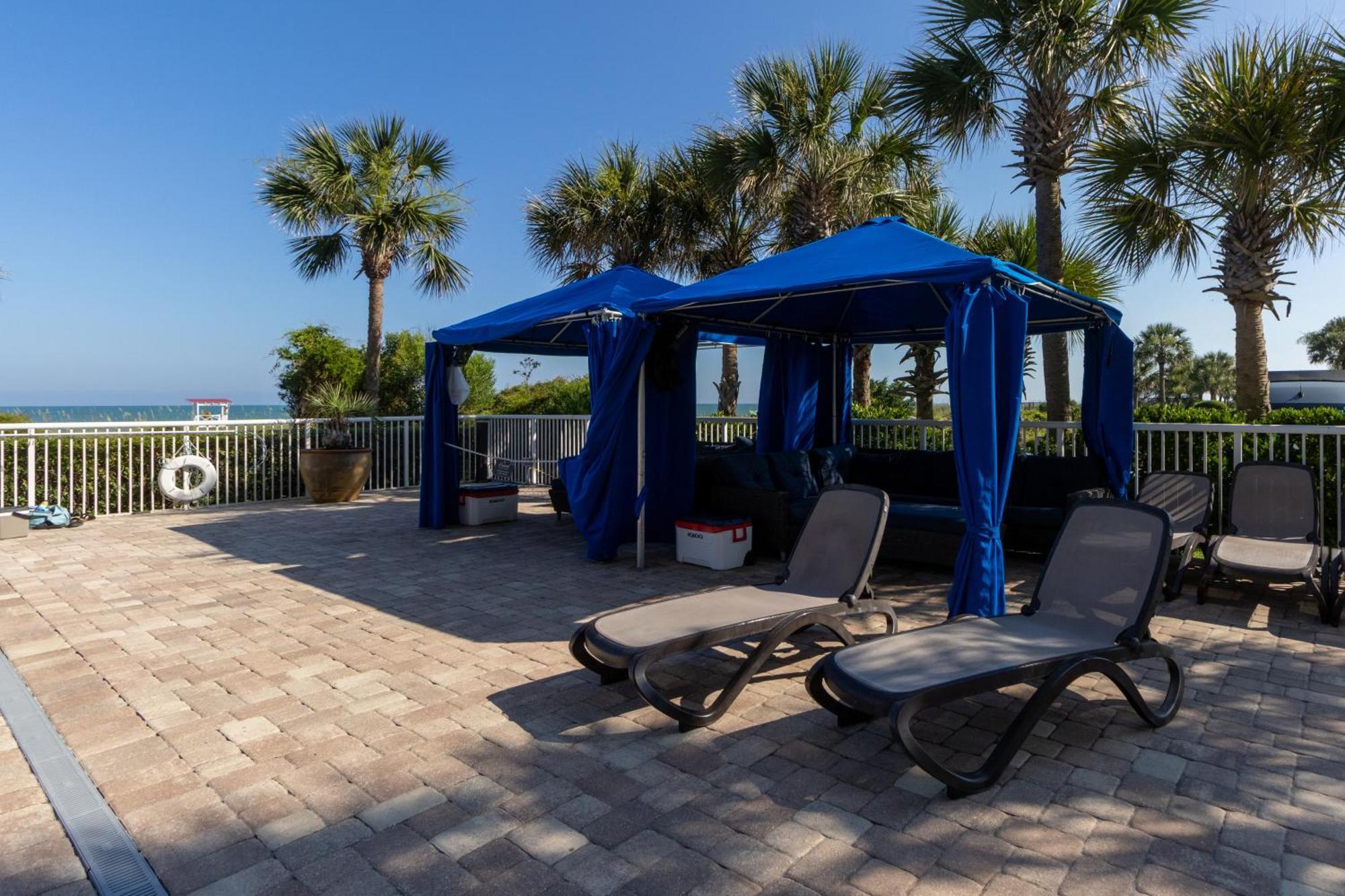 Three-Bedroom Apartment Ocean View