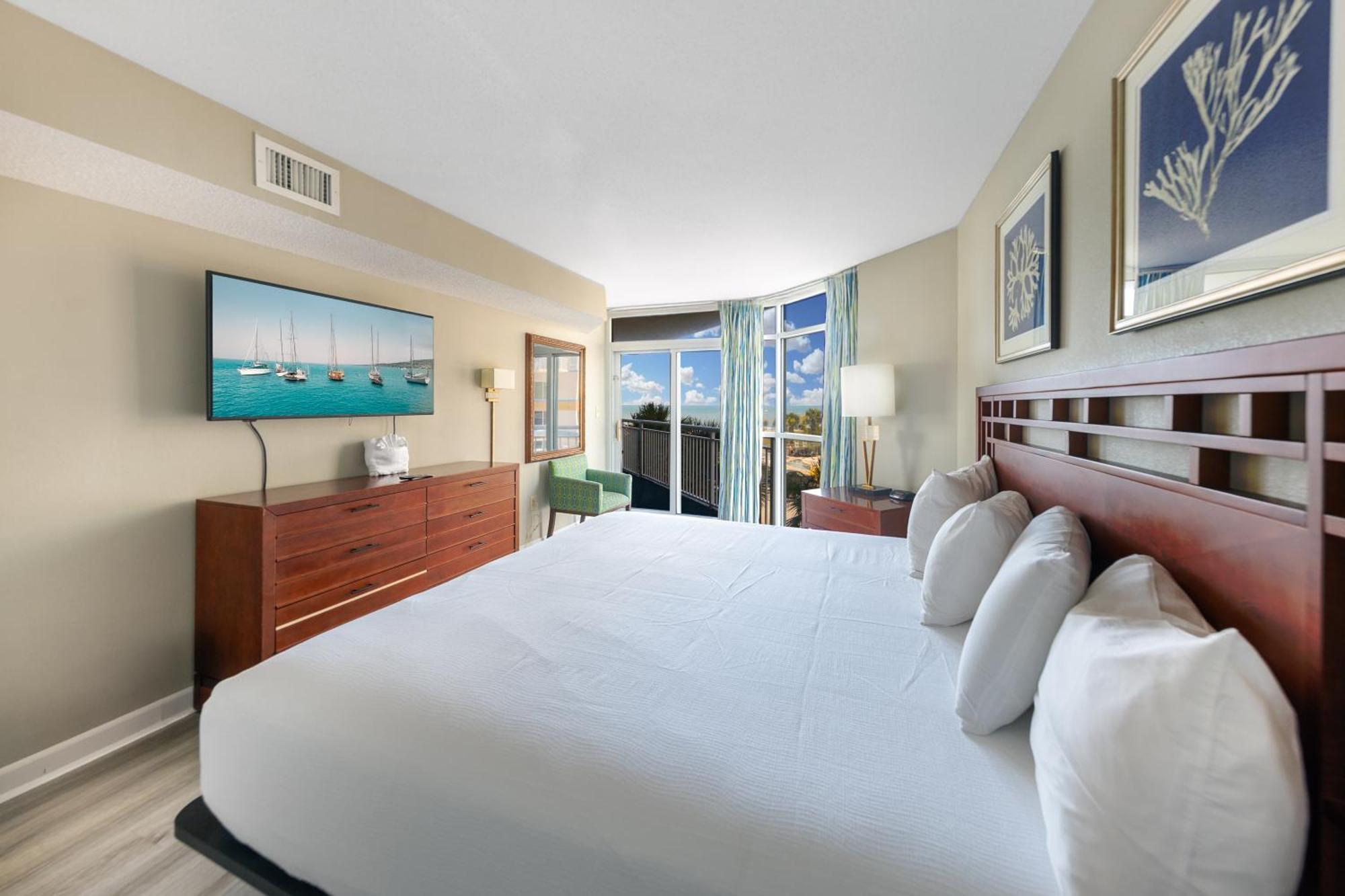 Three-Bedroom Apartment Ocean View