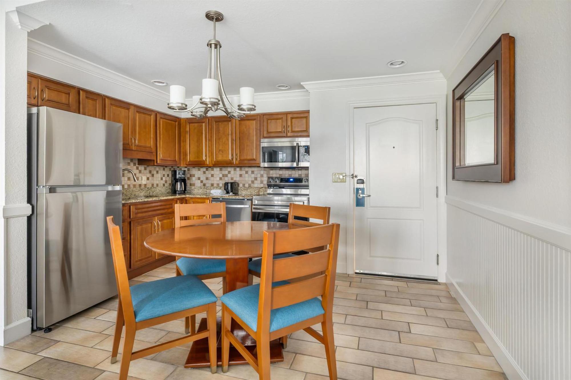 Two-Bedroom King Suite Two Twin Beds Roll Shower Mobility Accessible