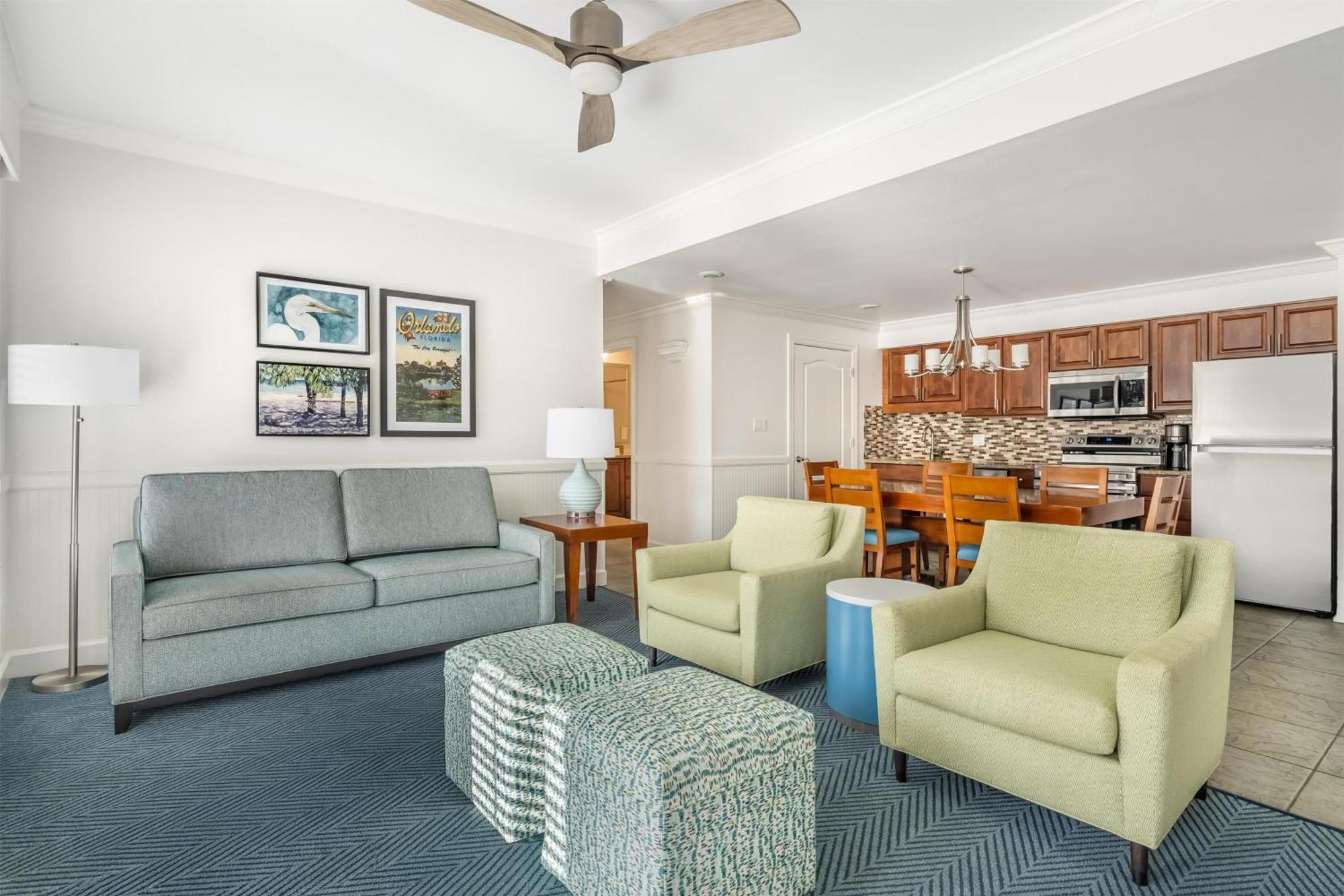 Three-Bedroom King Suite Two Twin Beds Bath Tub Mobility Accessible
