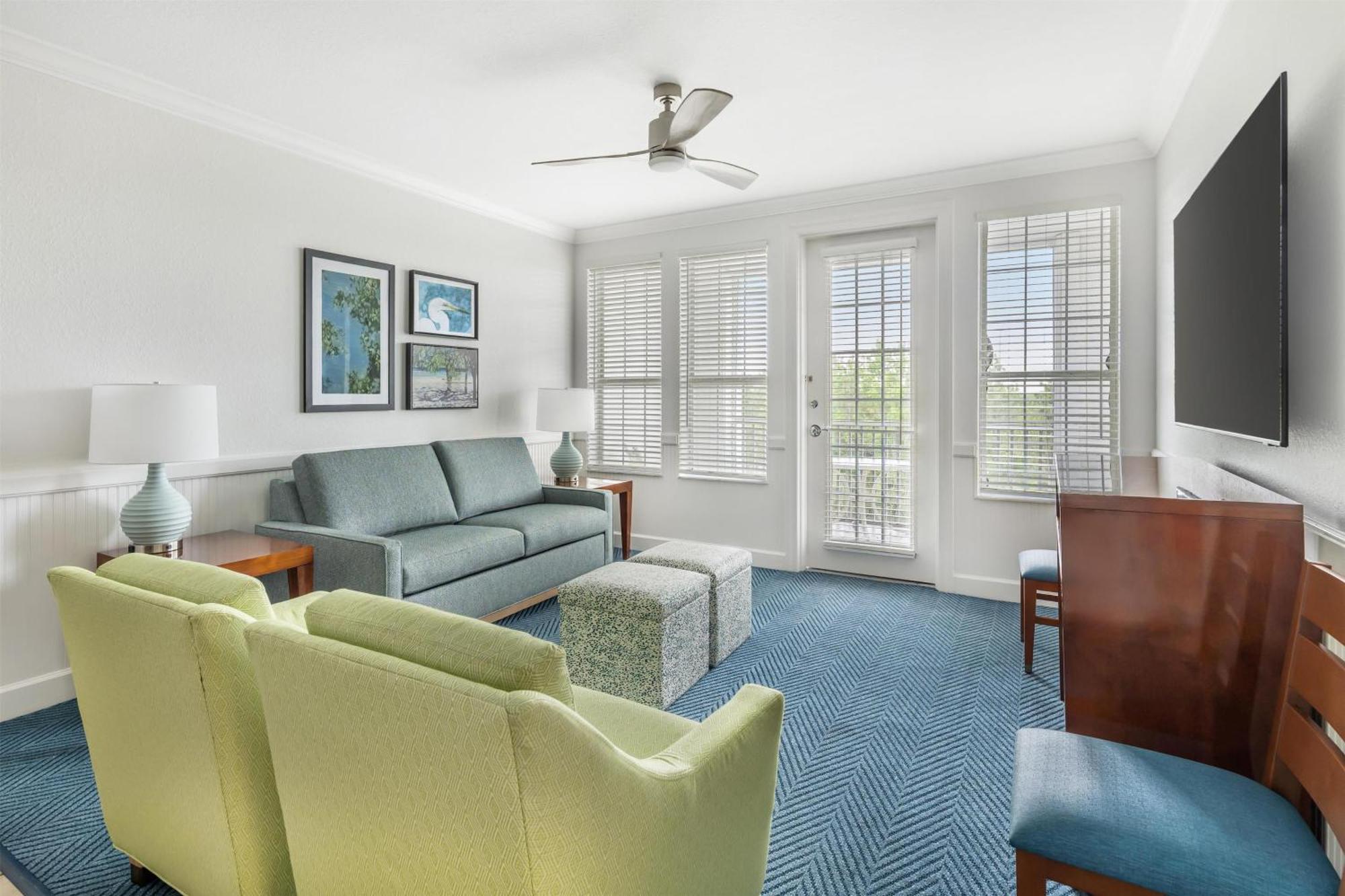 Two-Bedroom King Suite Two Twin Beds Sofa Bed