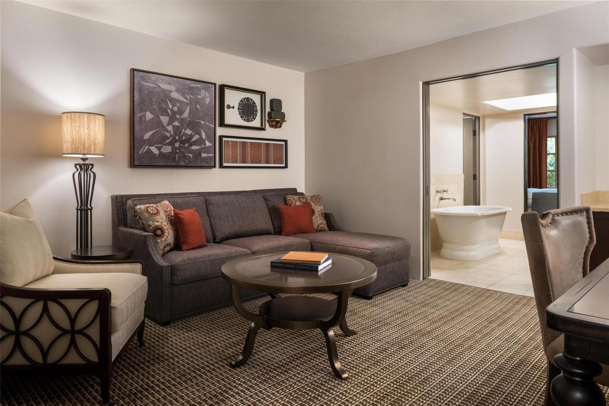Junior King Suite