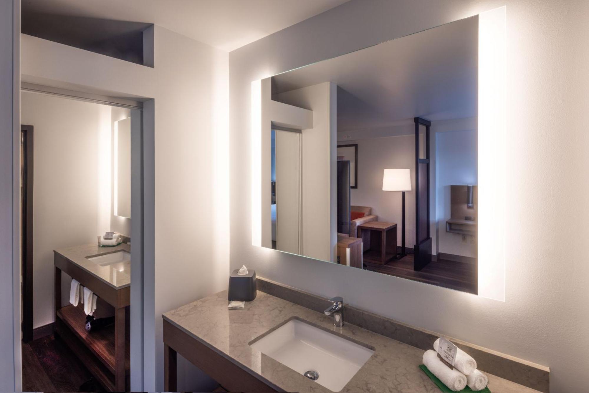 Queen Room Two Queen Beds High Floor