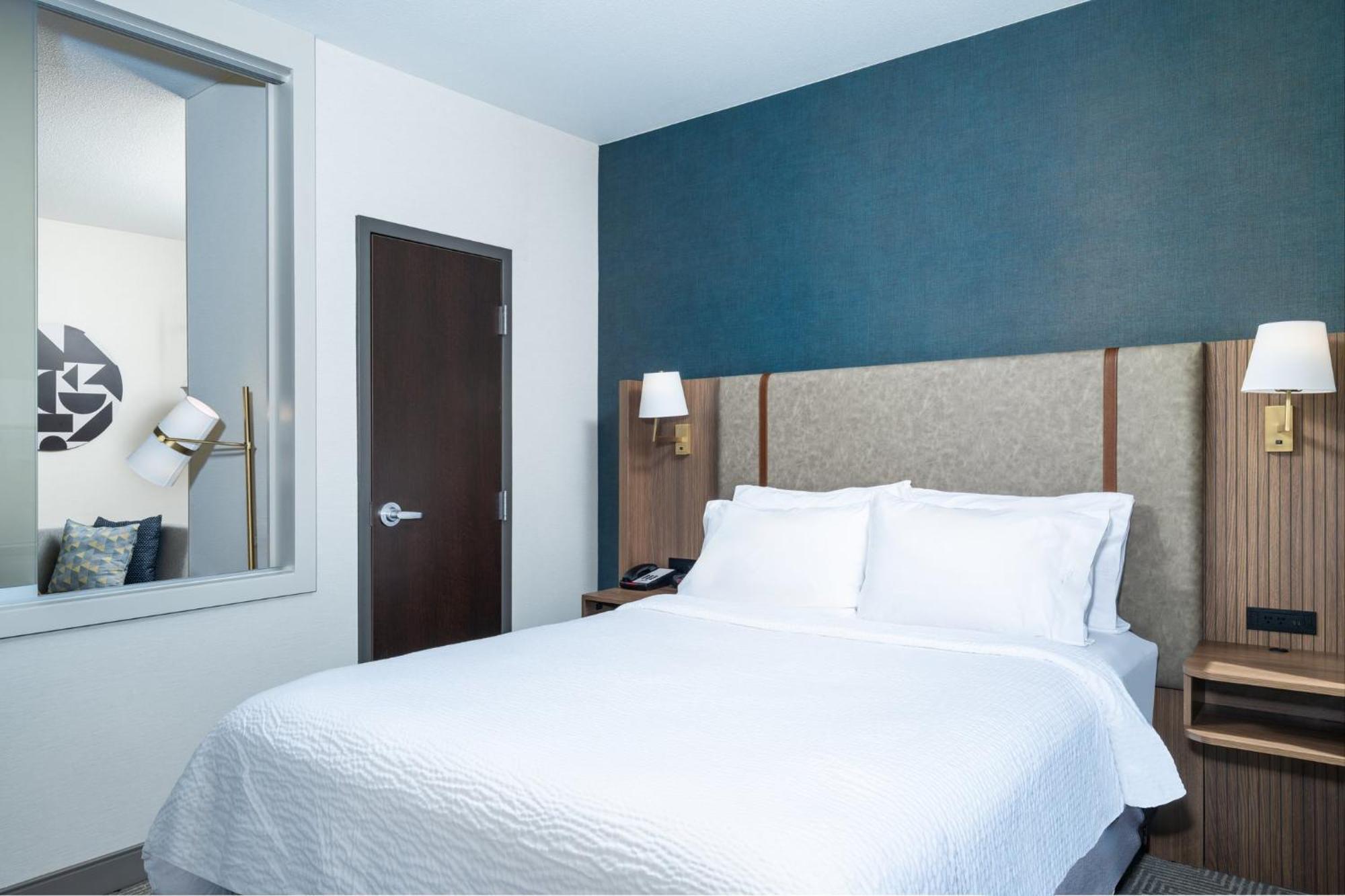 One-Bedroom King Suite