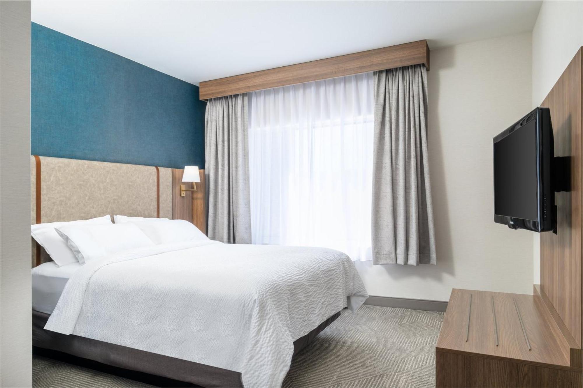 One-Bedroom King Suite