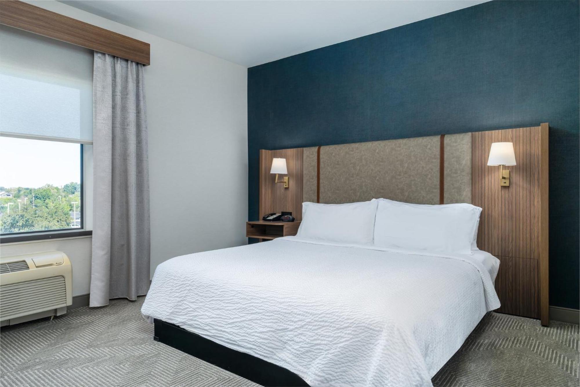 One-Bedroom King Suite