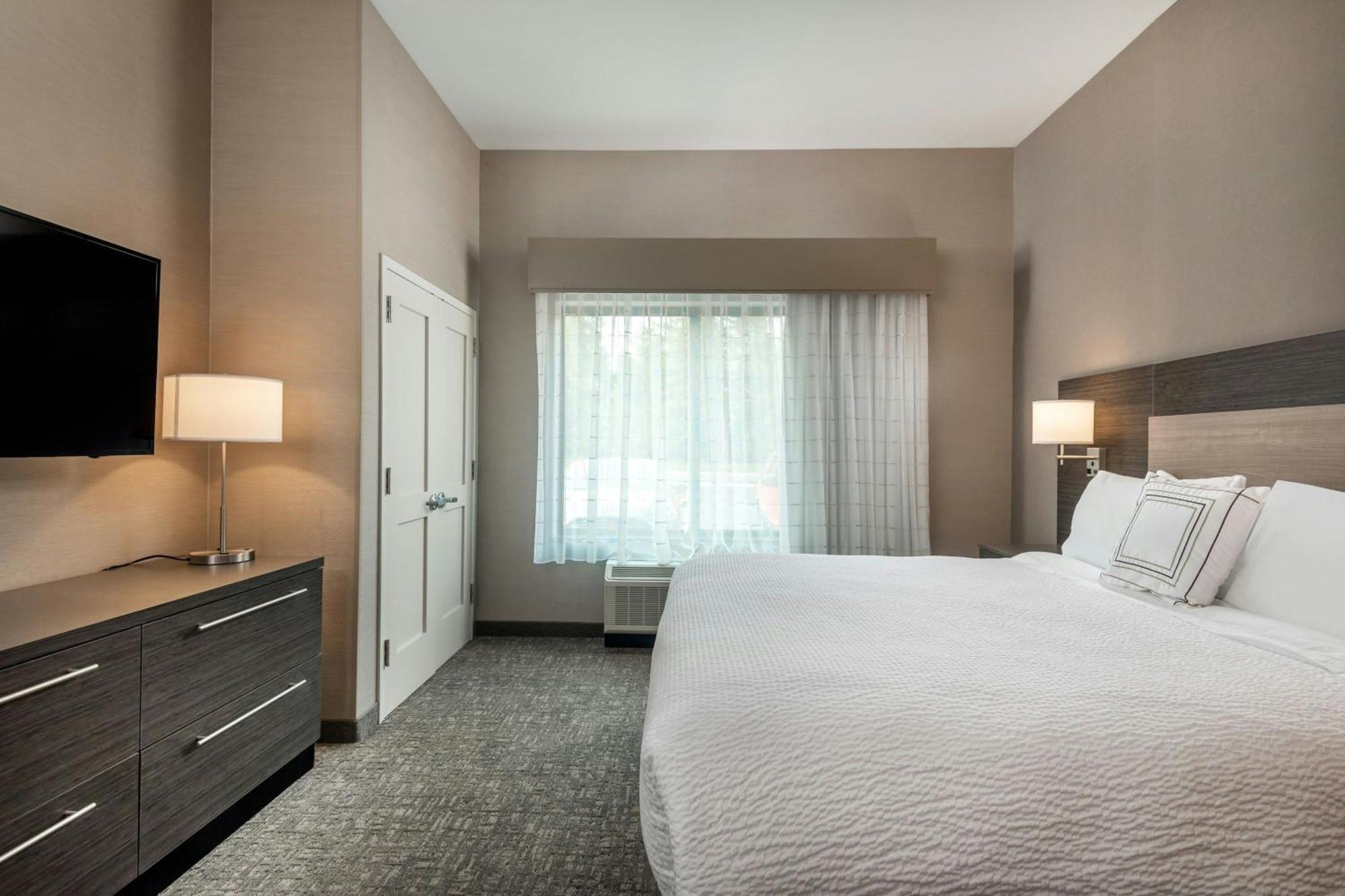 Signature One Bedroom Suite