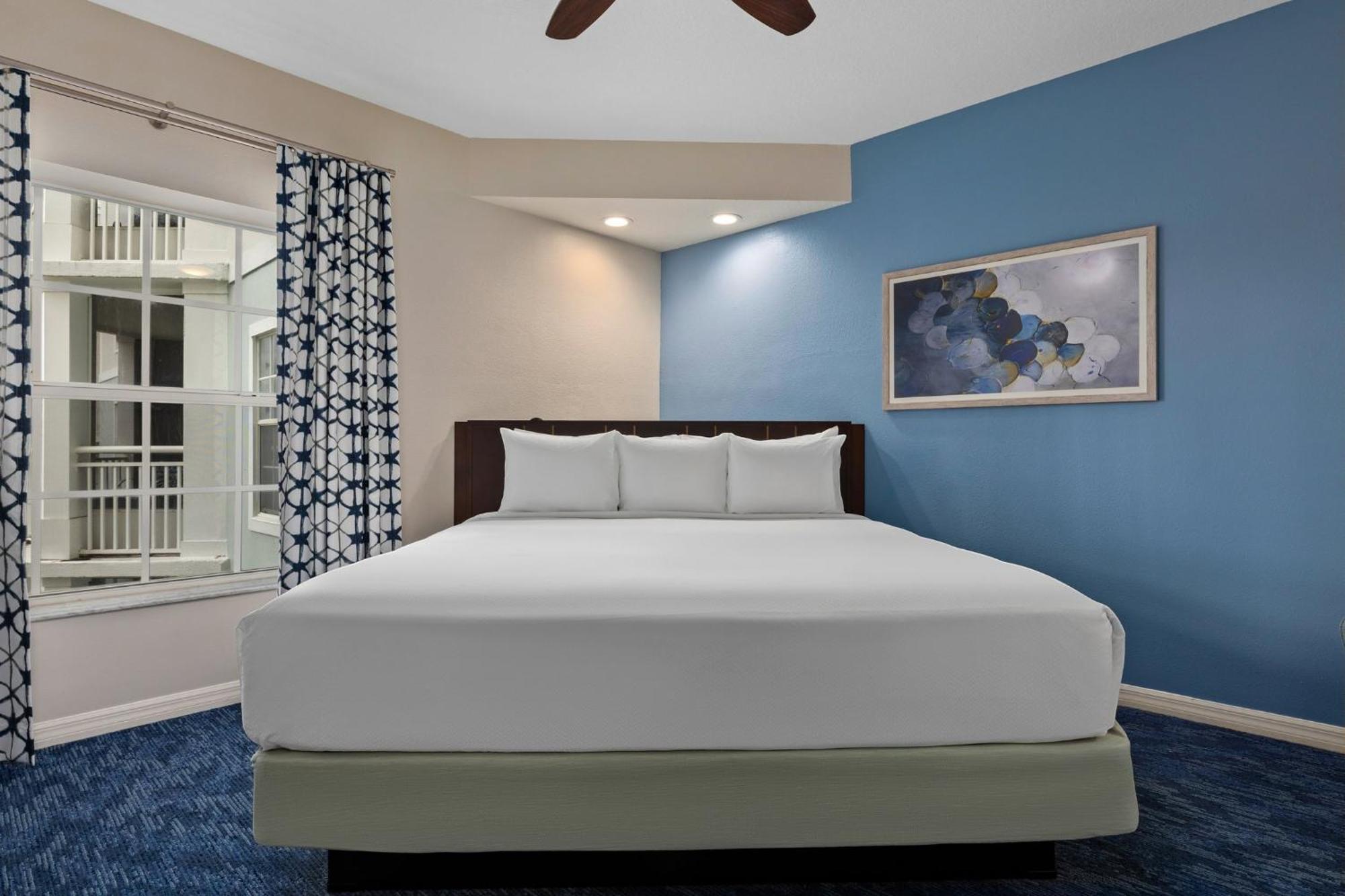 Deluxe King Suite