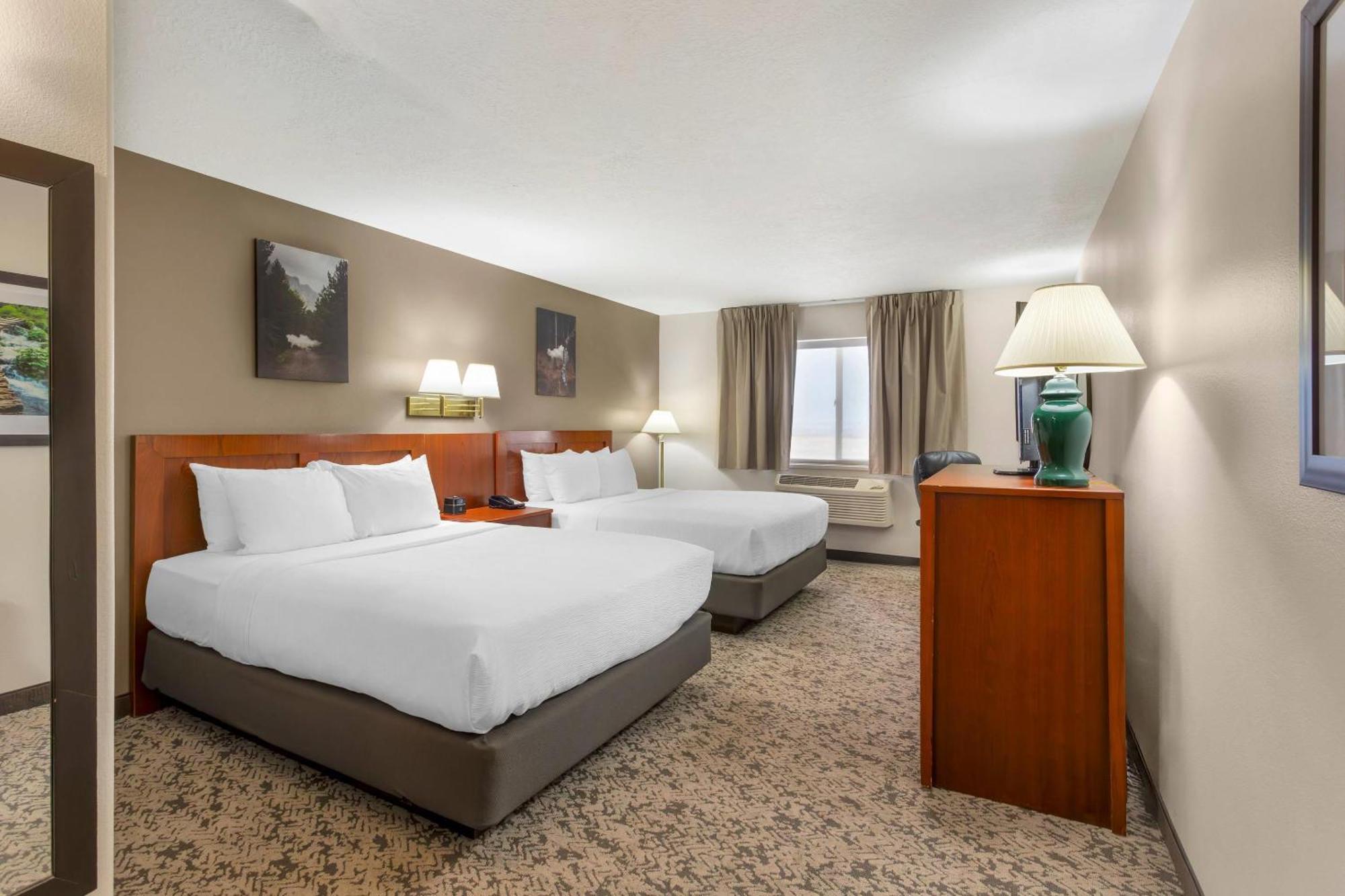 Standard Queen Room Two Queen Beds
