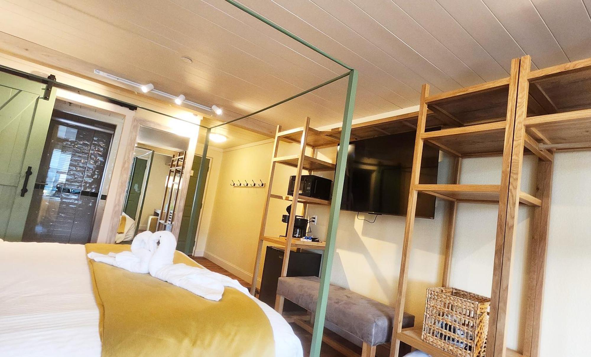 Superior King Room